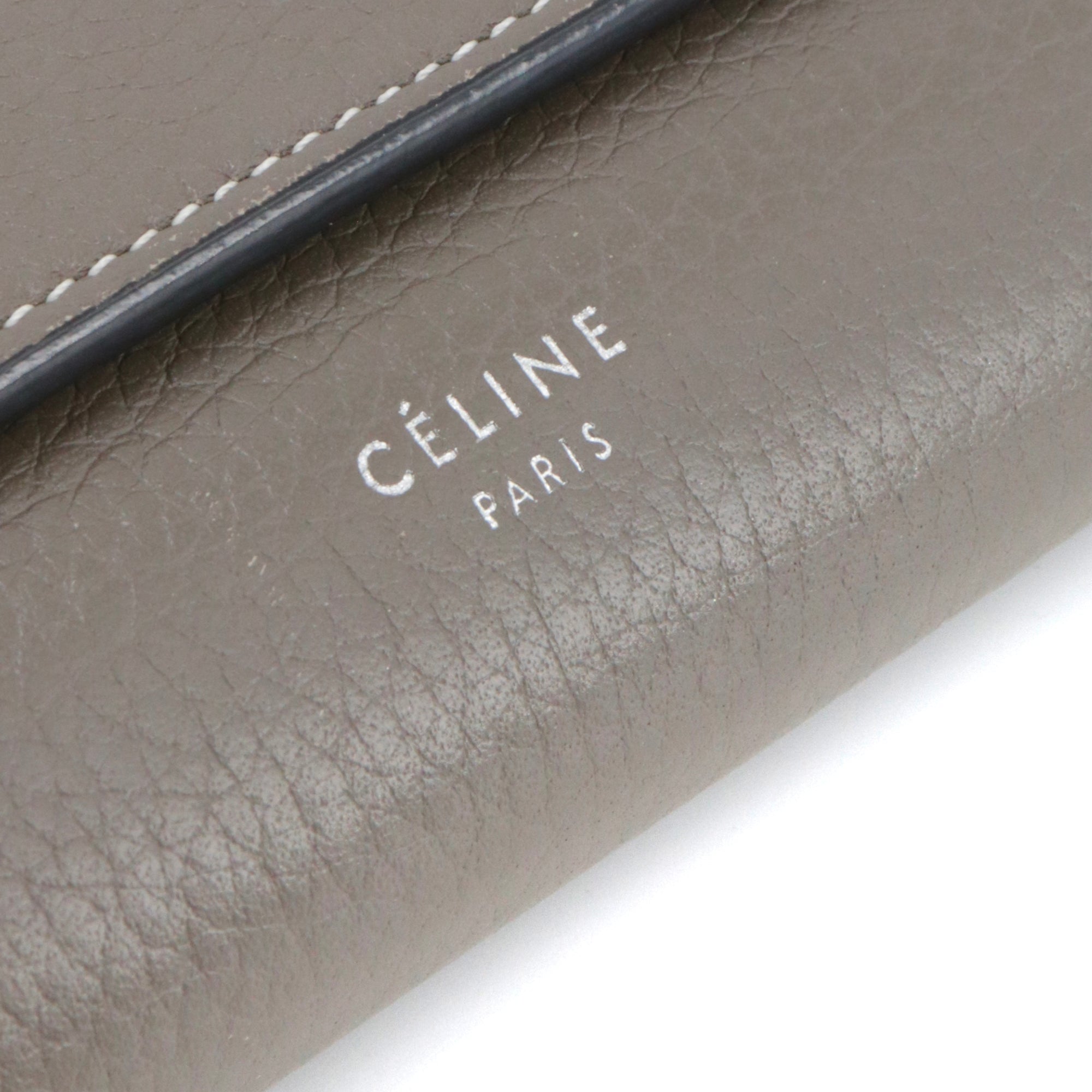 CELINE - Grand portefeuille Celine en cuir grainé gris