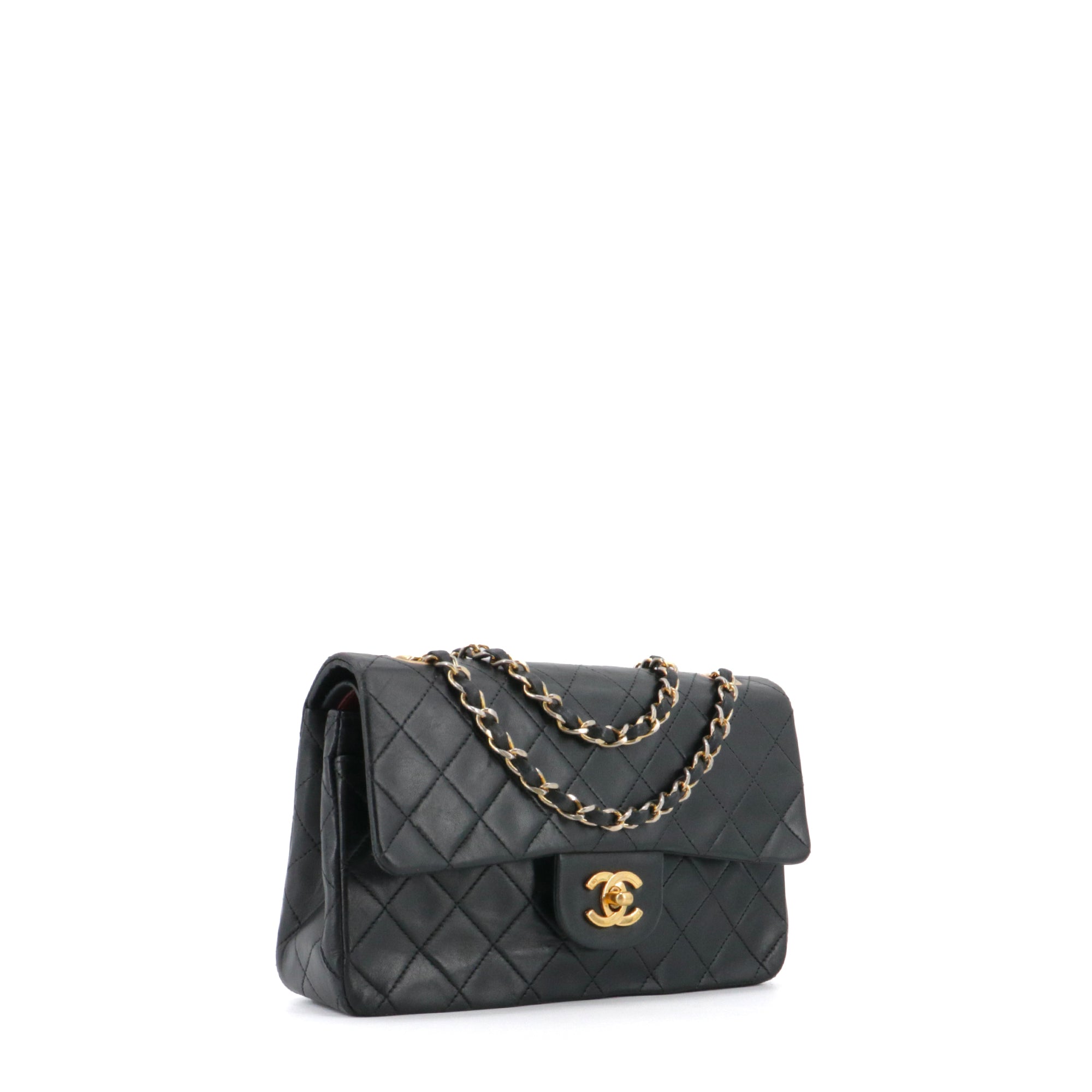 CHANEL - Sac à main Timeless 23 Chanel double flap en cuir matelassé noir