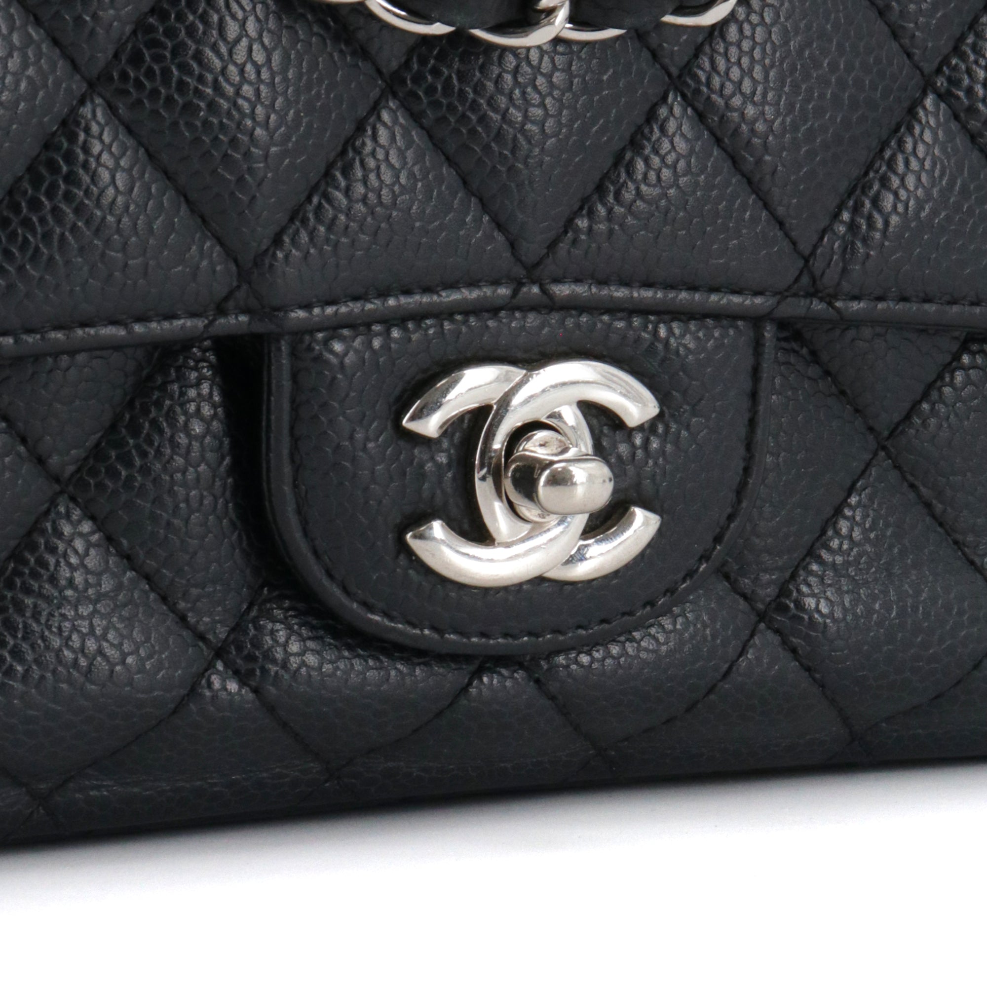 CHANEL - Sac à main Timeless/Classique Chanel medium double flap Chanel en cuir caviar noir