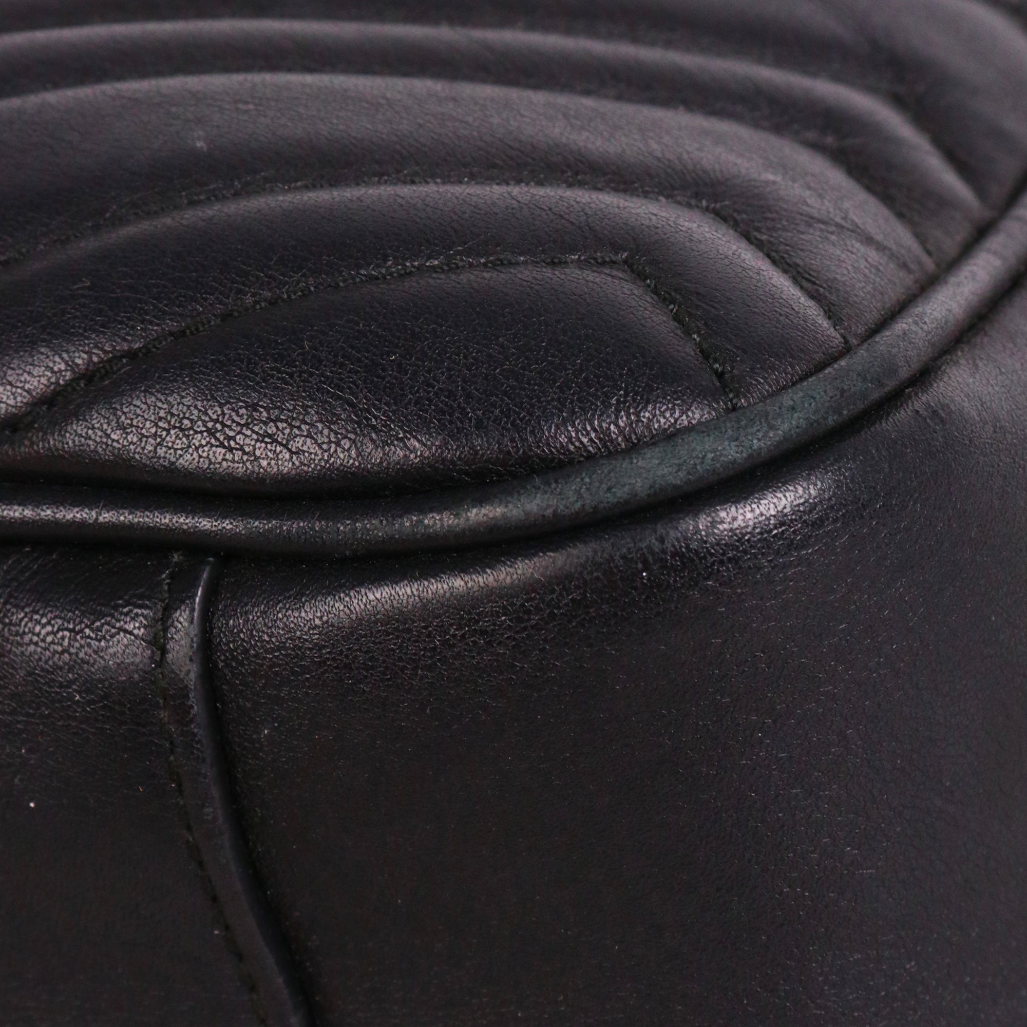 GUCCI - Caméra Marmont Small Size quilted shoulder bag in black leather