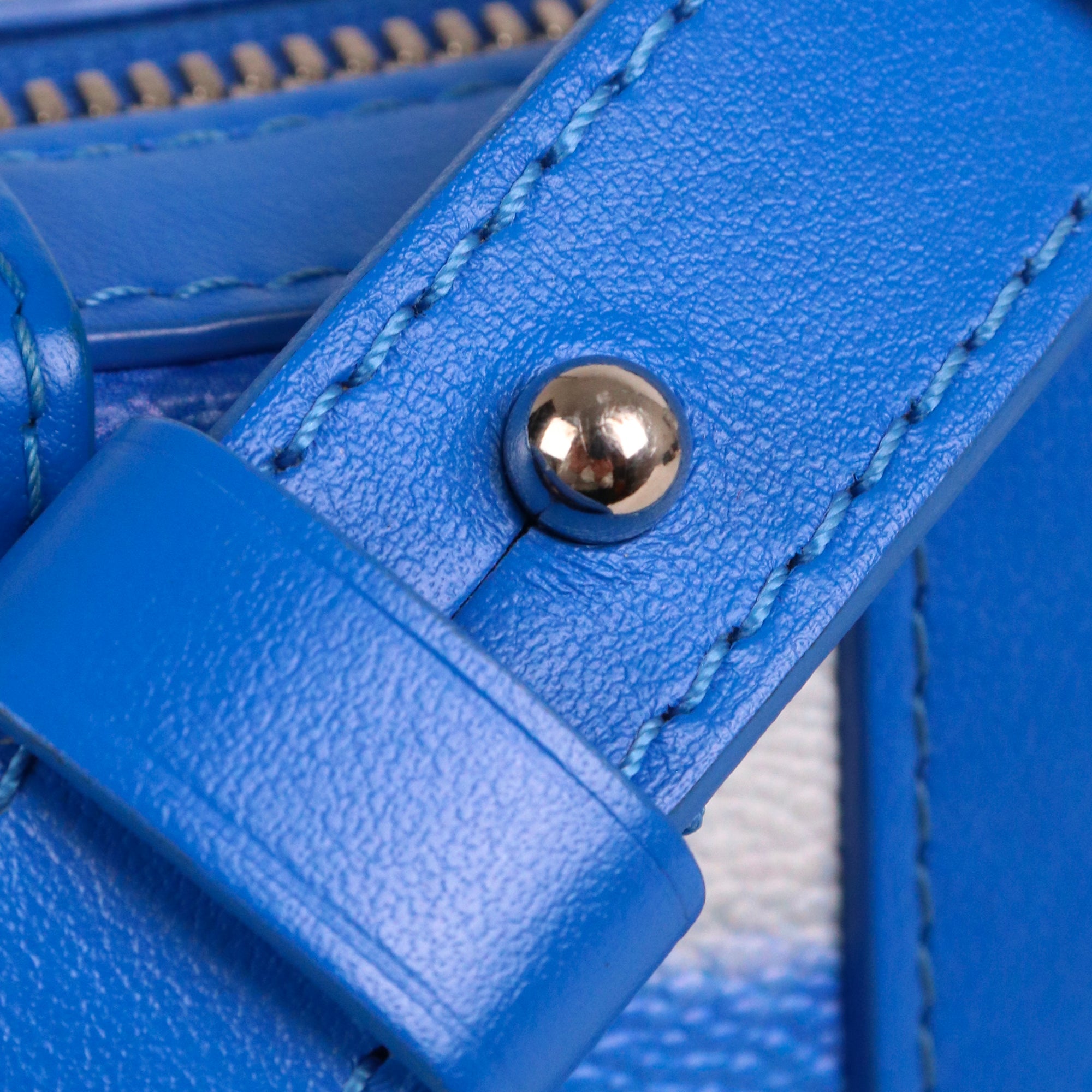 LOUIS VUITTON - Sac à bandoulière Trunk Clutch Cloud Louis Vuitton en toile monogrammée bleue édition limitée