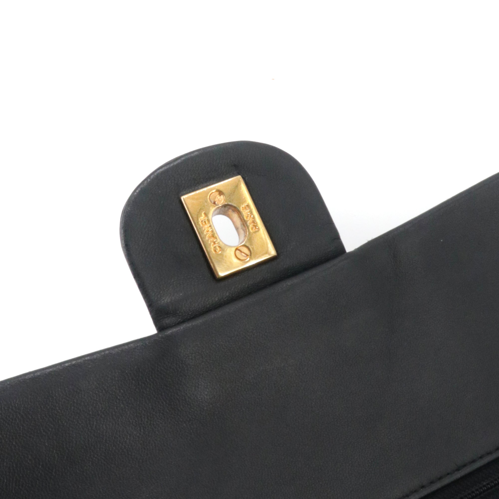 CHANEL - Sac à main Classique/Timeless Chanel 11.12 double flap Chanel en cuir lisse noir vintage