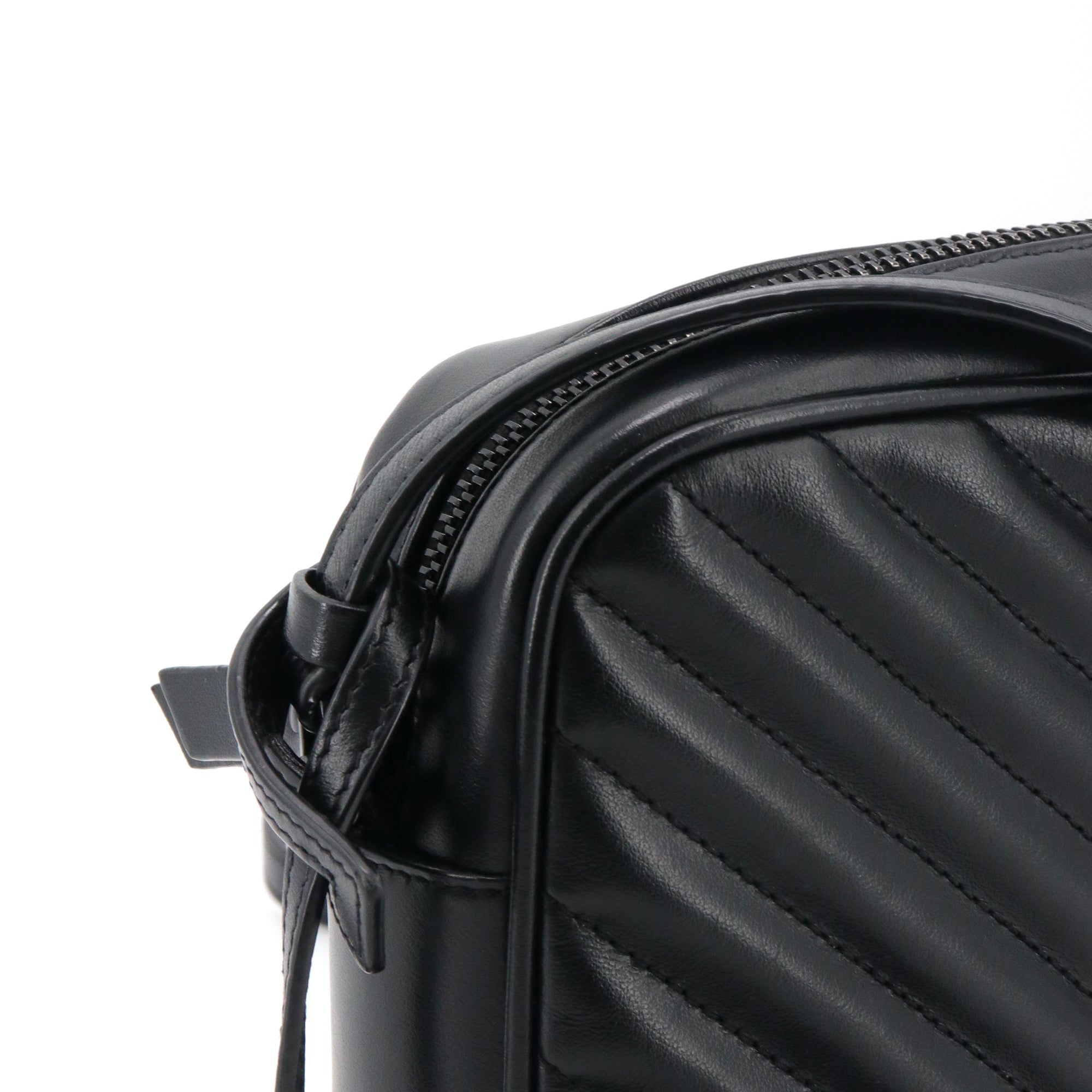 SAINT LAURENT - Sac à bandoulière Lou Saint Laurent en cuir chevron noir