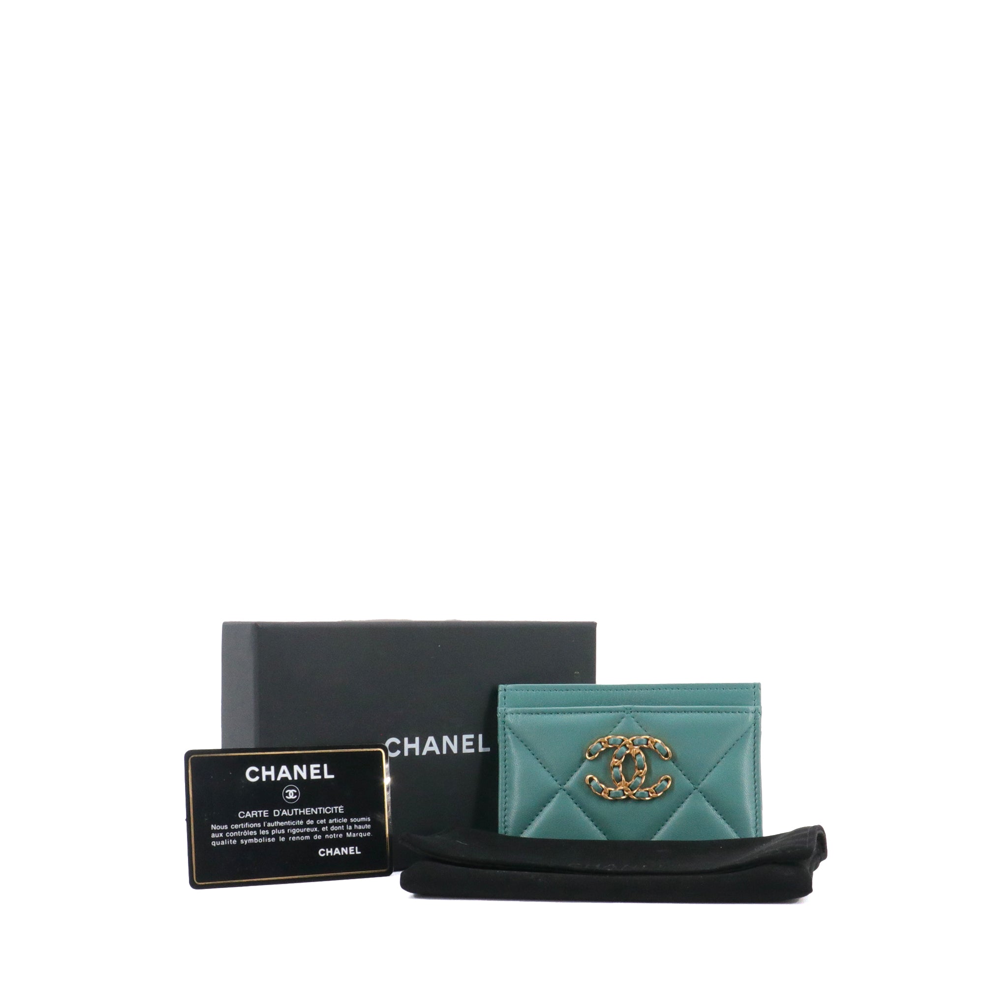 CHANEL - Porte cartes 19 Chanel en cuir bleu