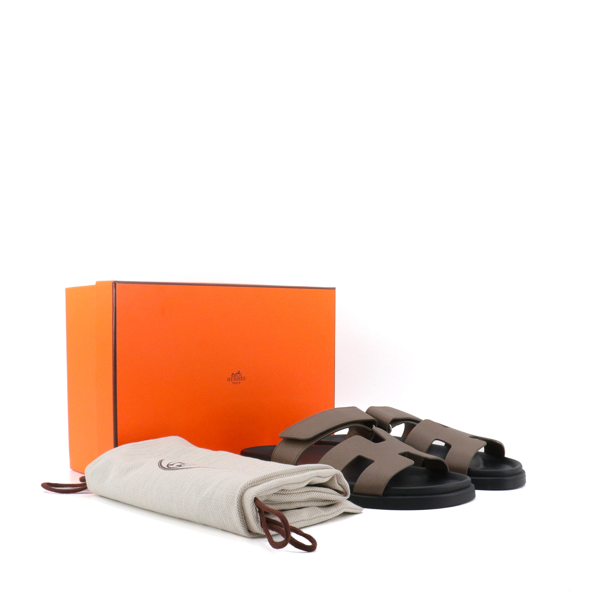 HERMÈS - Sandales Chypre Hermès en cuir epsom étoupe (T39)