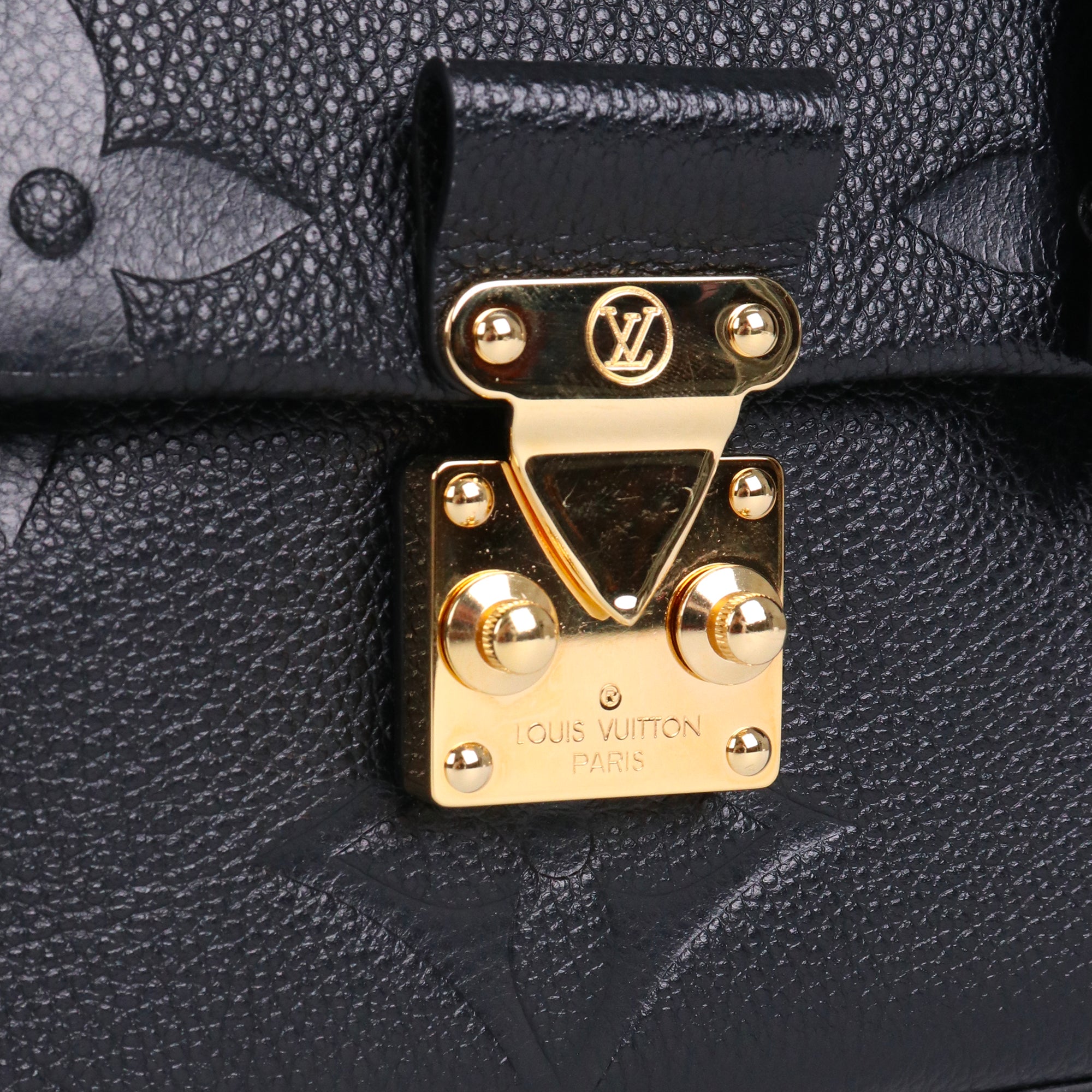 LOUIS VUITTON - Sac à bandoulière Madeleine MM Louis Vuitton en cuir grainé noir