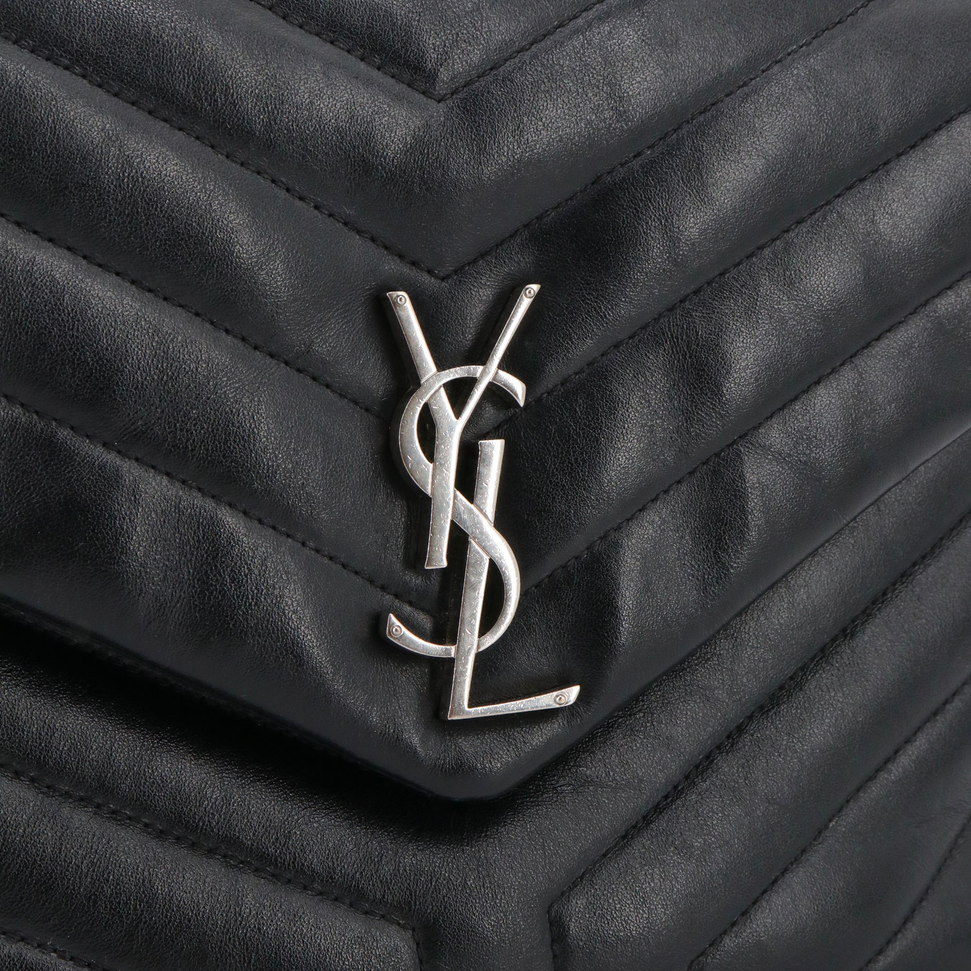 SAINT LAURENT - Sac à bandoulière Loulou medium Saint Laurent en cuir chevron noir