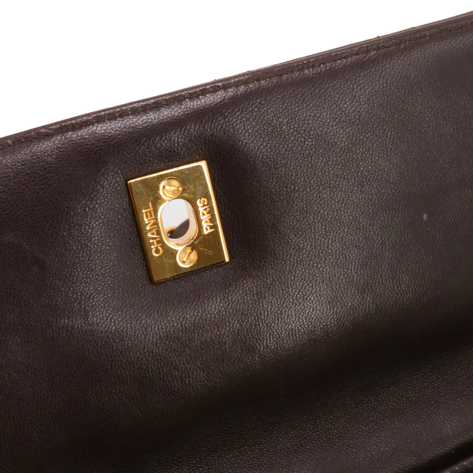 CHANEL - Sac à épaule Caméra Chanel en cuir marron