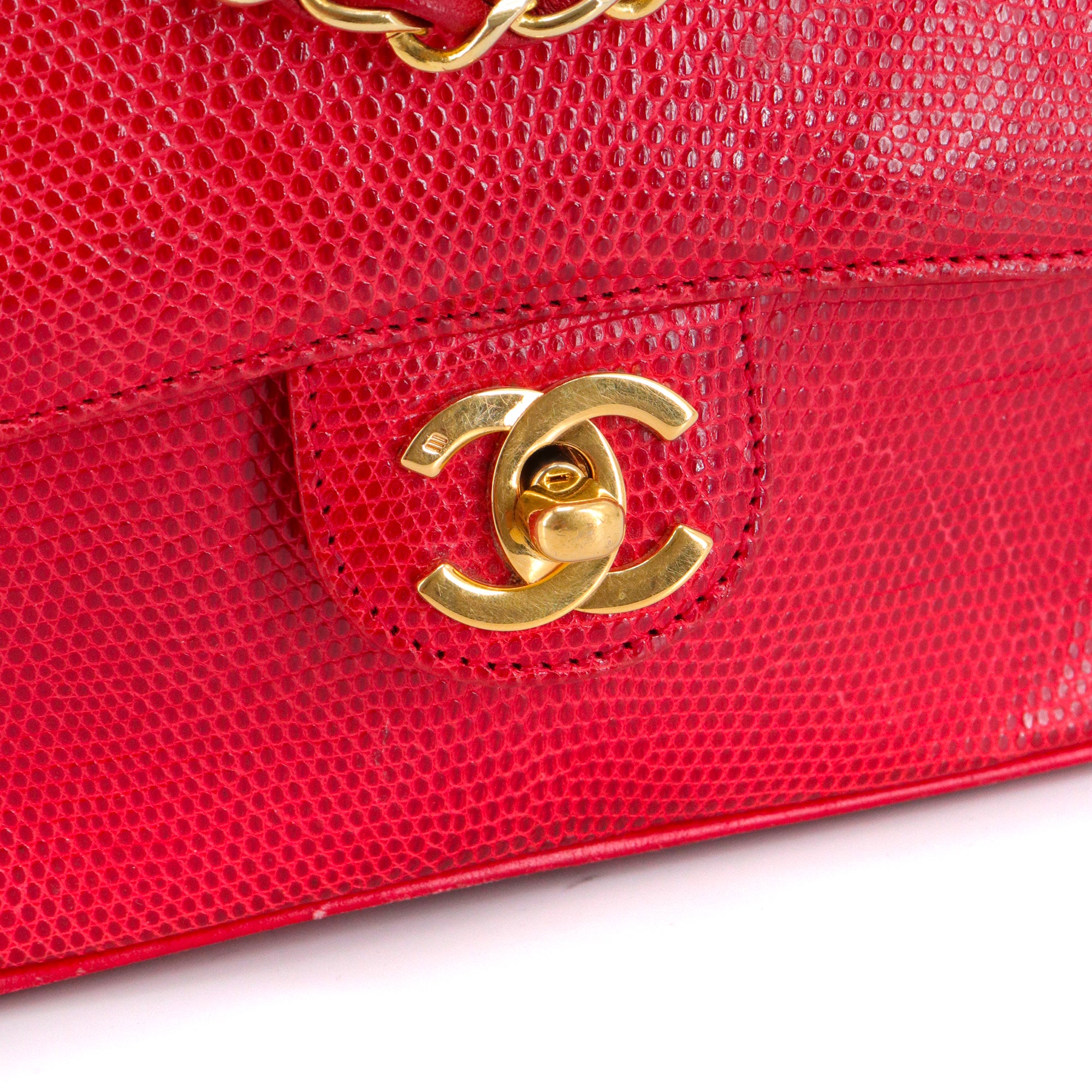 CHANEL - Sac à bandoulière Classique/Timeless Mini Square Chanel en lézard rouge vintage