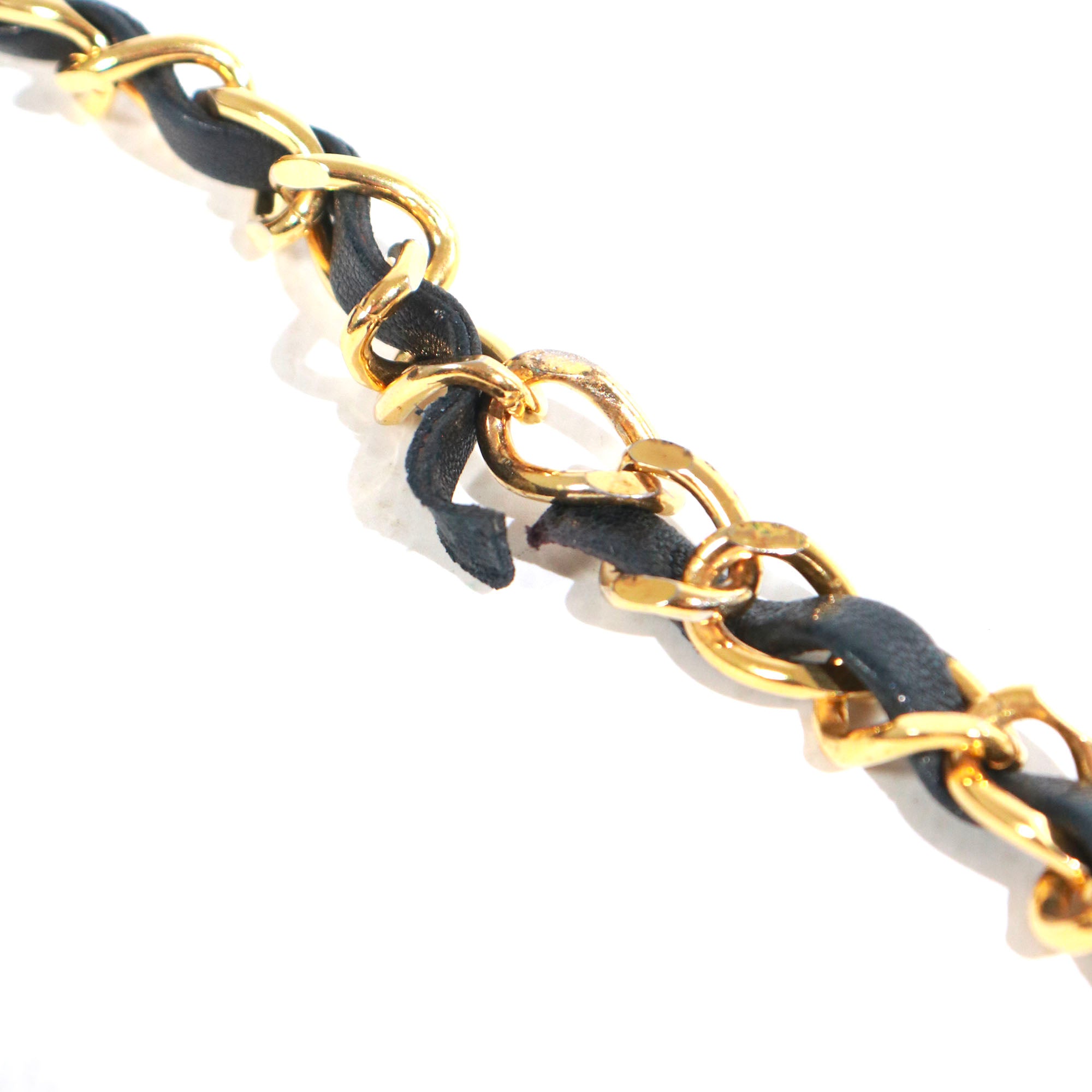 CHANEL - Sac à bandoulière Mademoiselle vintage Chanel en cuir matelassé noir