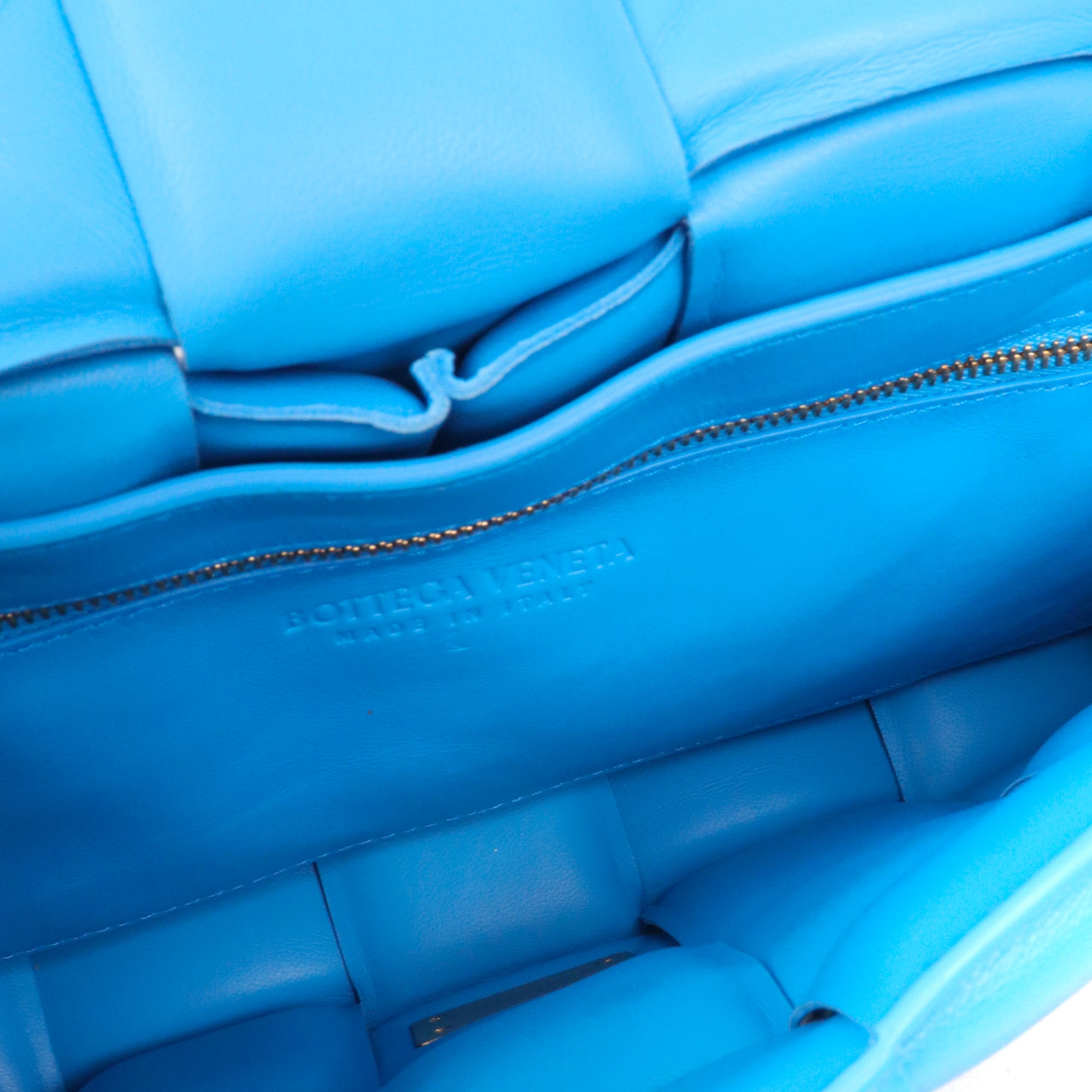 BOTTEGA VENETA - Cassette mini belt bag in purple smooth leather