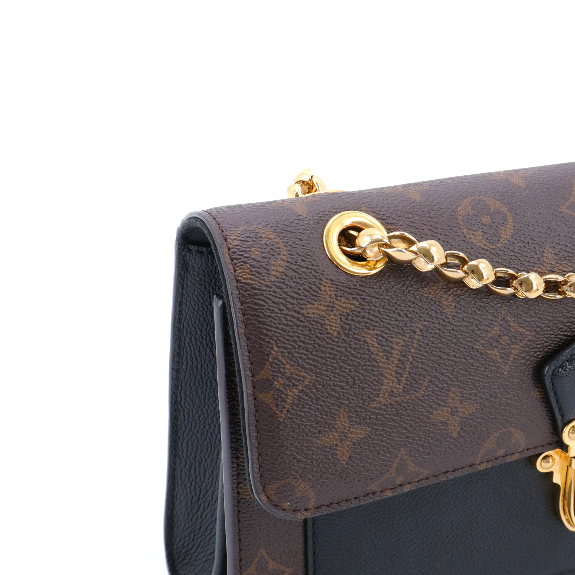 LOUIS VUITTON - Sac à bandoulière Victoire Louis Vuitton en toile monogrammée et cuir noir