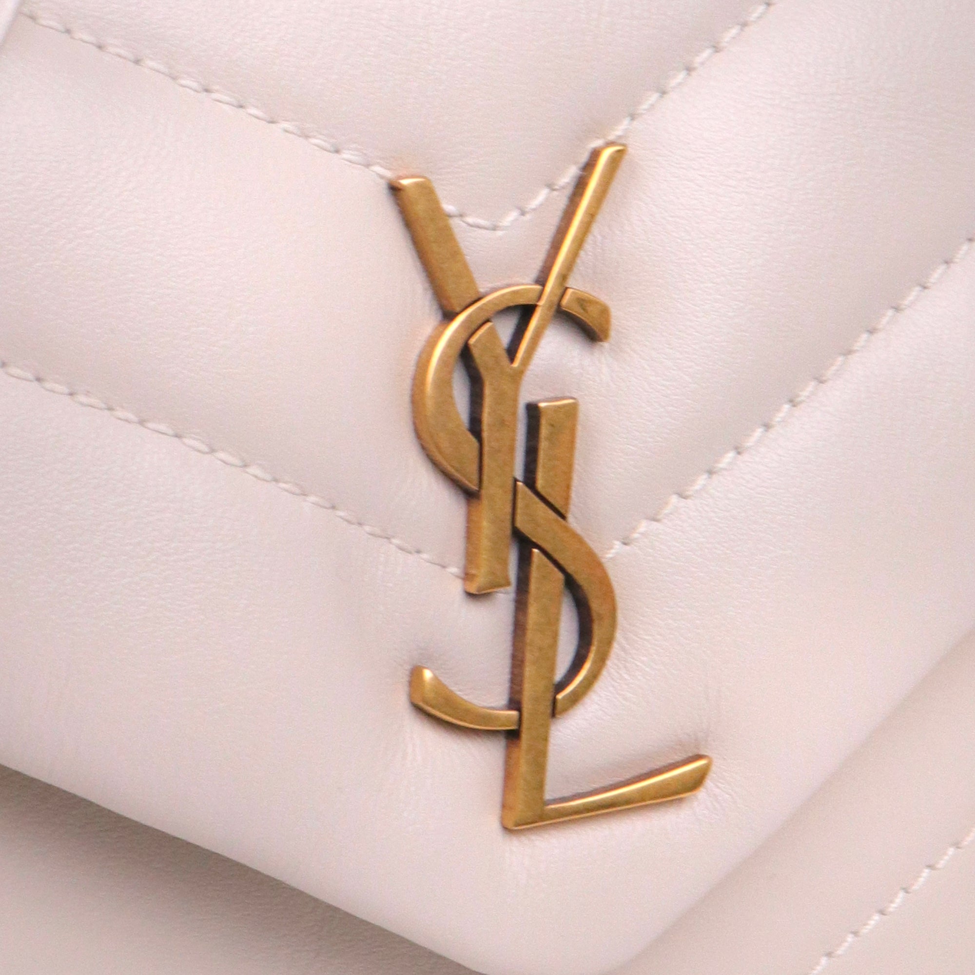 SAINT LAURENT - Saint Laurent Loulou small shoulder bag in black quilted leather