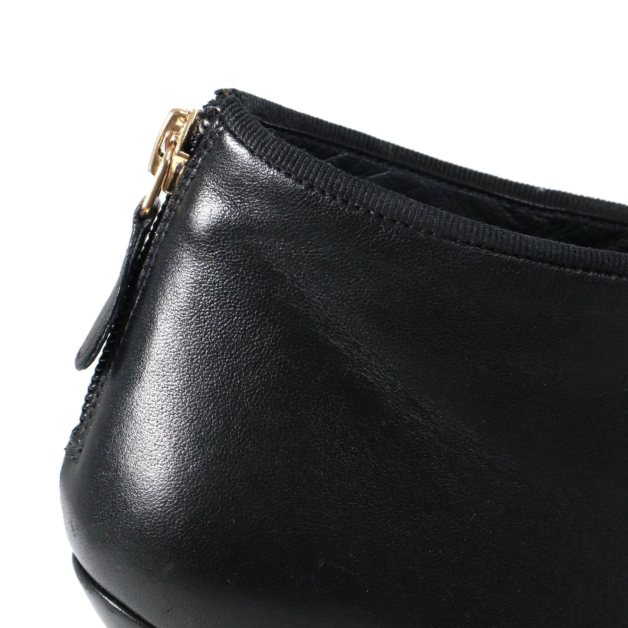 CHANEL - Bottines CC Chanel en cuir d'agneau noir (T34,5)