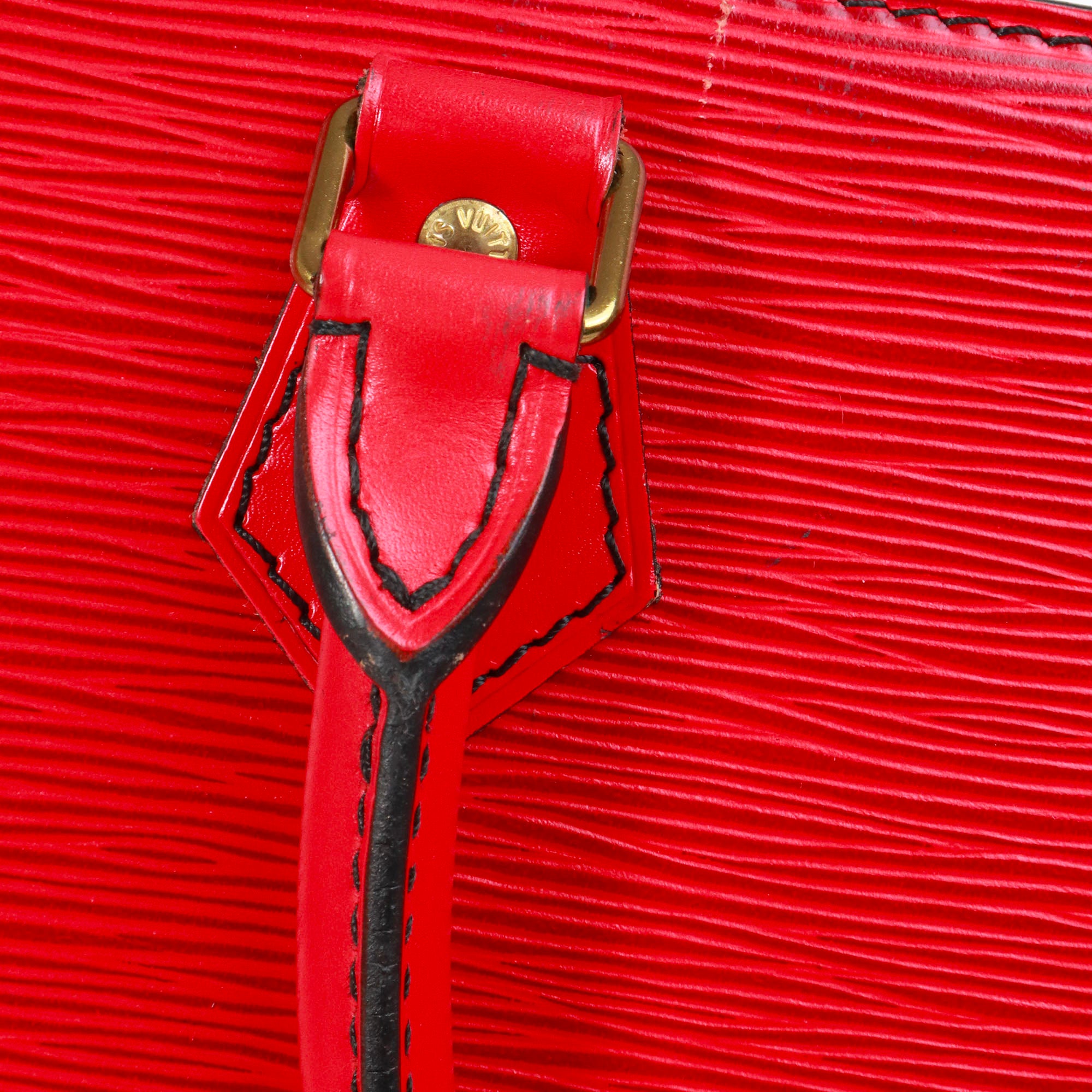 LOUIS VUITTON - Sac cabas plat GM Louis Vuitton en cuir épi rouge