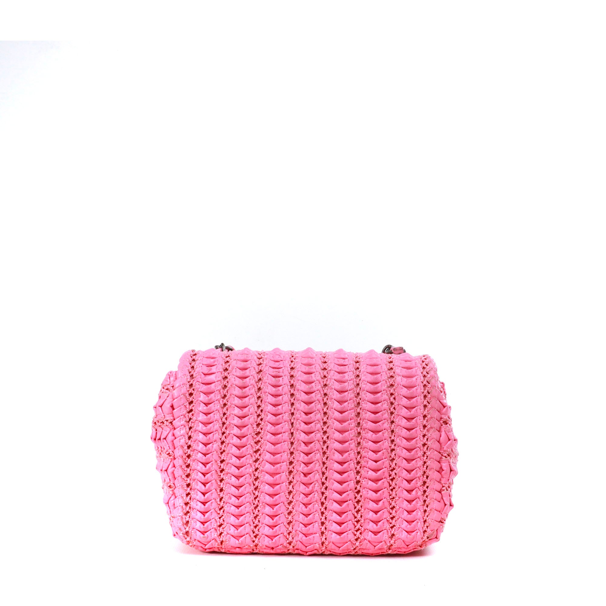 CHANEL - Sac à bandoulière Timeless Mini Square Chanel en crochet cuir rose