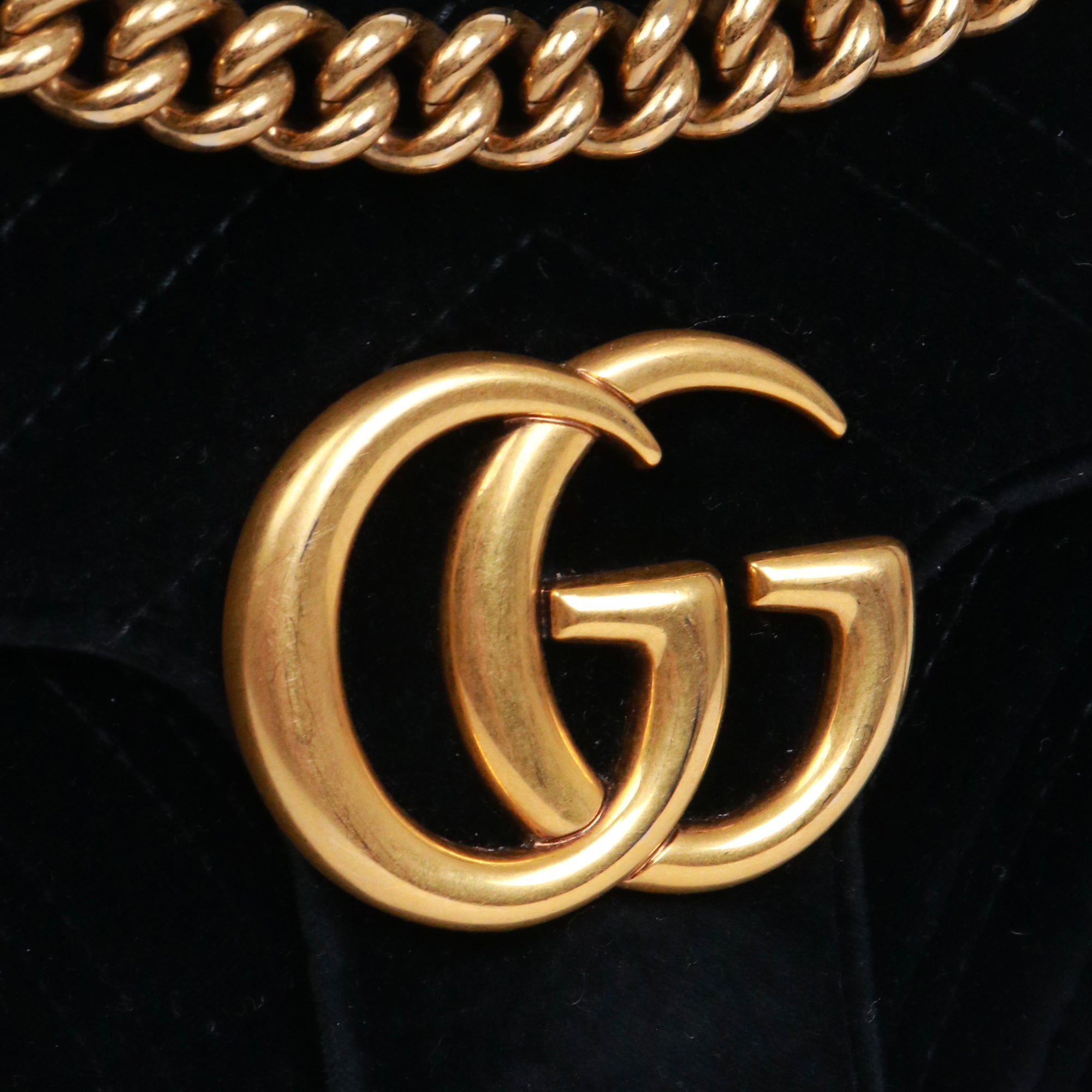 GUCCI - Sac à bandoulière GG Marmont Gucci en velours noir