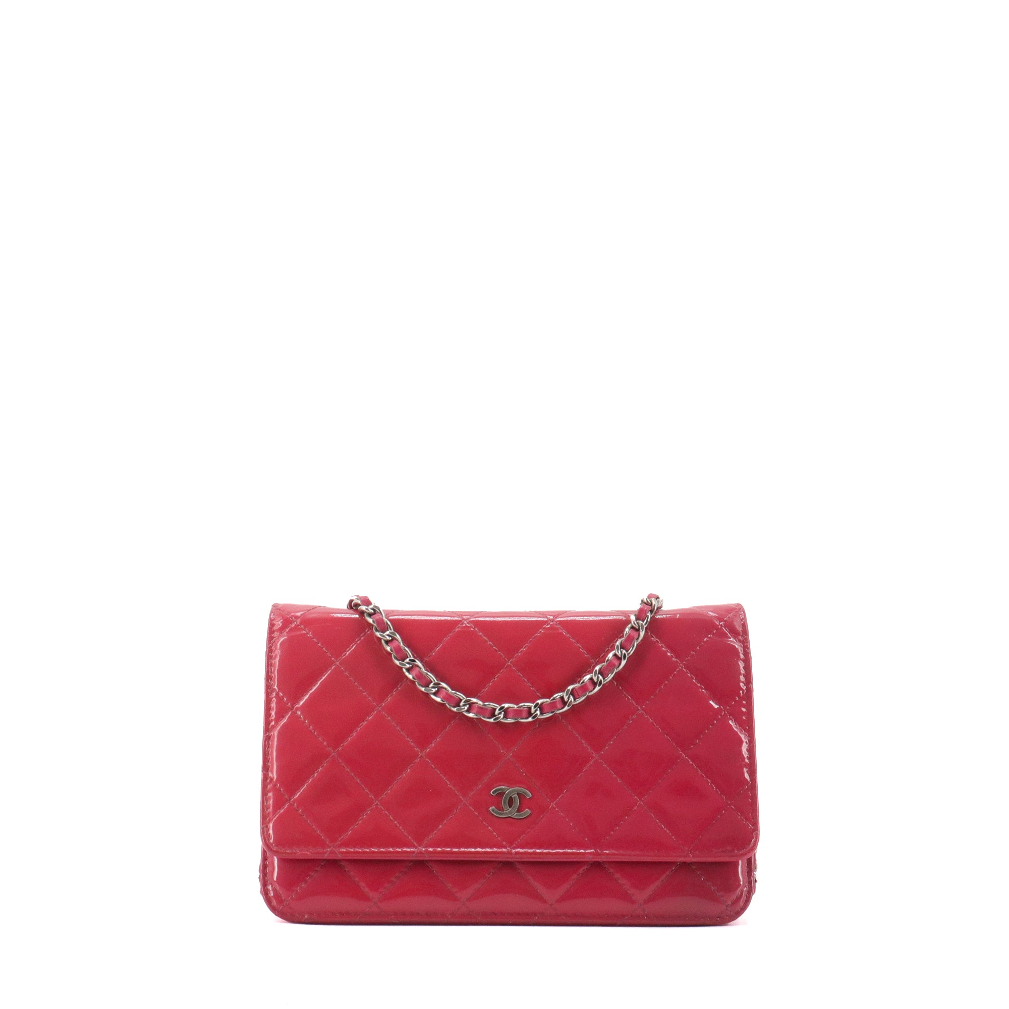 CHANEL - Sac Wallet on chain Timeless Chanel en cuir verni rose