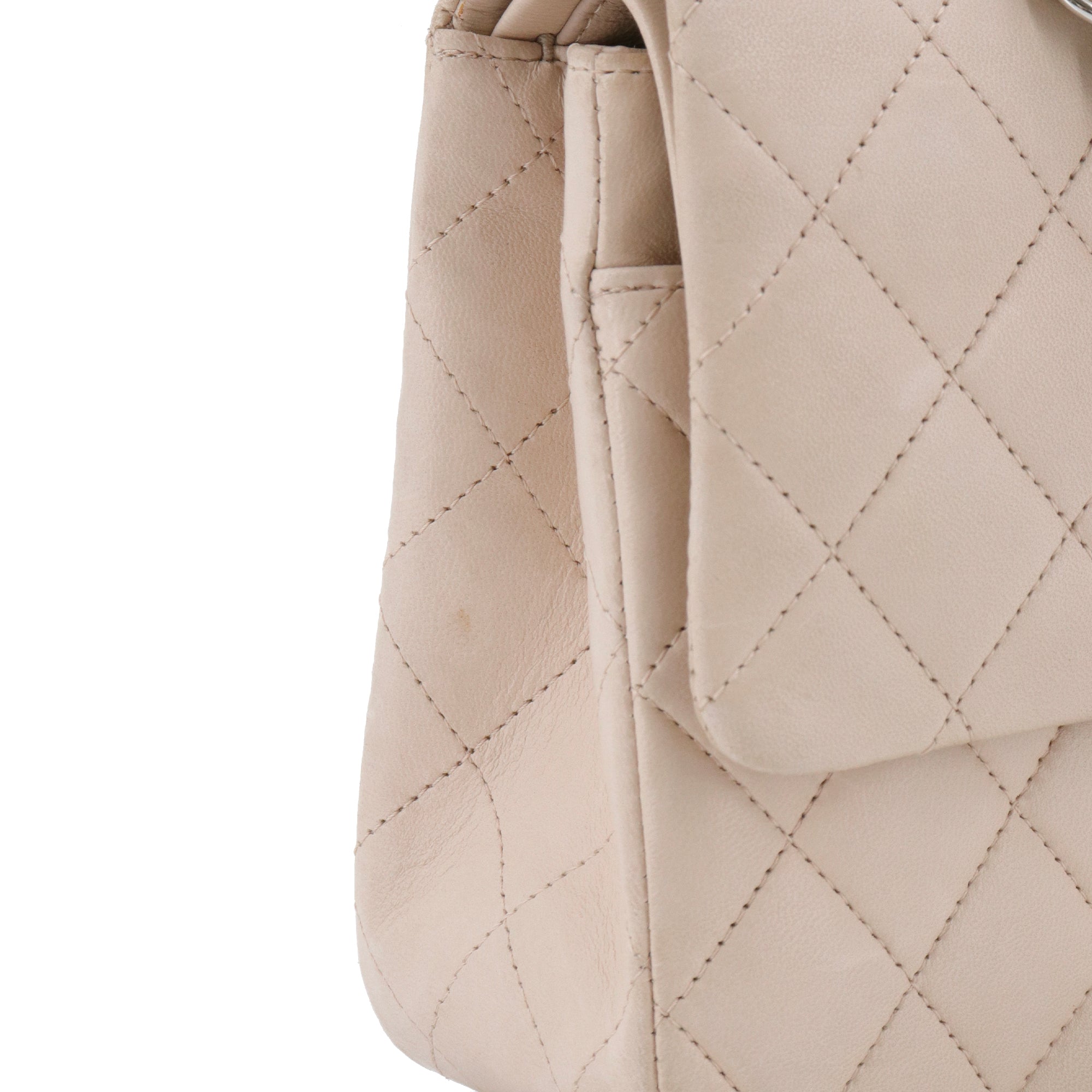 CHANEL - Sac à main Classique/Timeless Chanel 11.12 double flap Chanel en cuir lisse beige