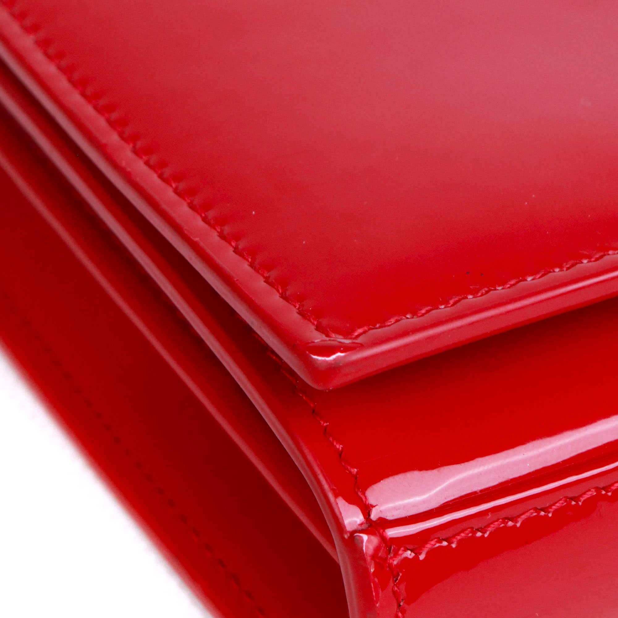 SAINT LAURENT - Sac à bandoulière Kate medium Saint Laurent cuir verni rouge