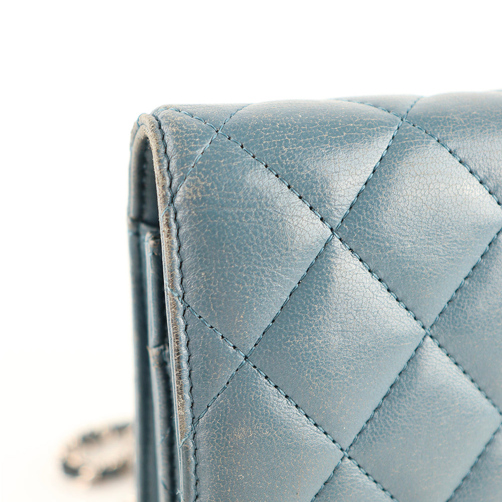 CHANEL - Sac Wallet On Chain Timeless en cuir bleu gris
