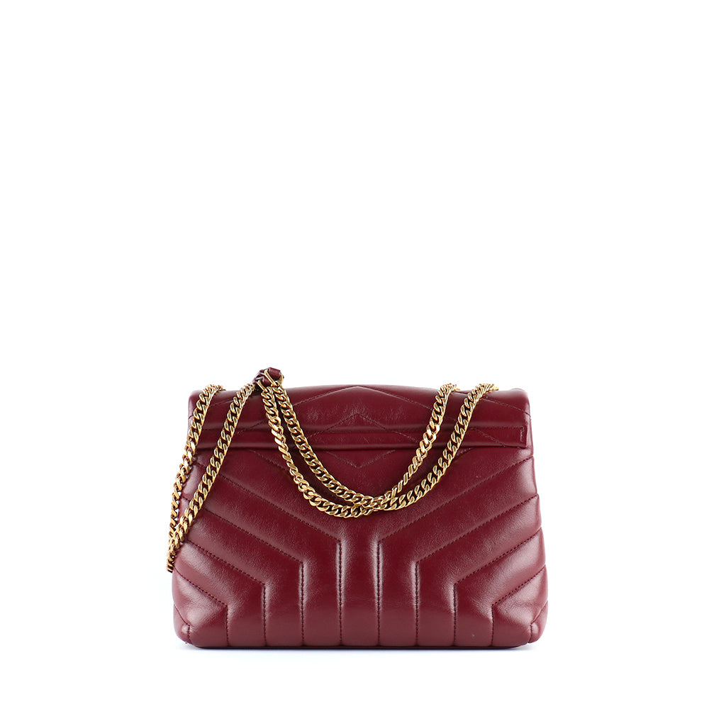 SAINT LAURENT - Sac à bandoulière Loulou small en cuir matelassé bordeaux