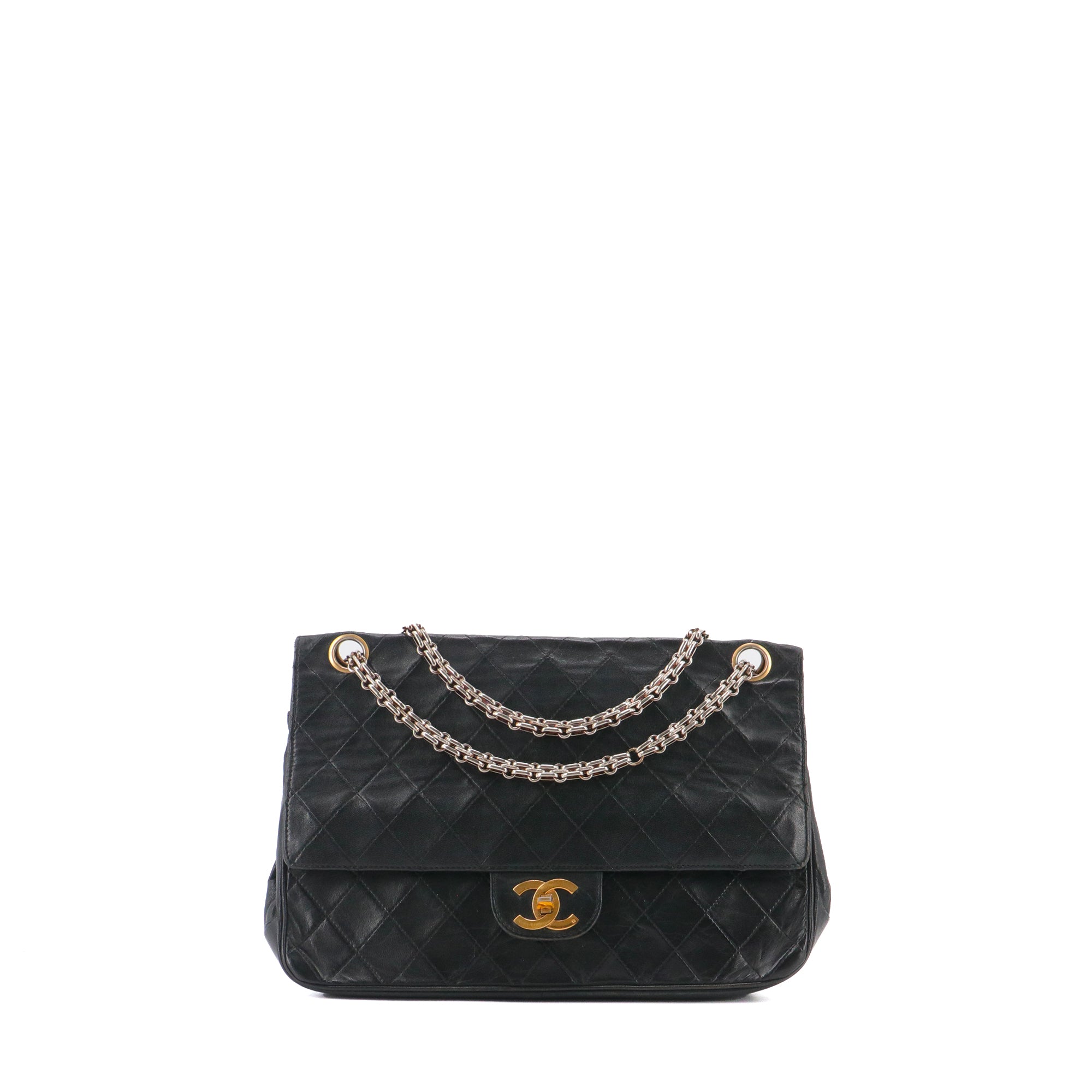 CHANEL - Sac à main Classique/Timeless Chanel medium double flap Chanel en cuir lisse noir