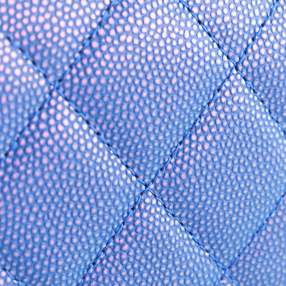 CHANEL - Sac Wallet On Chain Timeless en cuir caviar bleu irisé