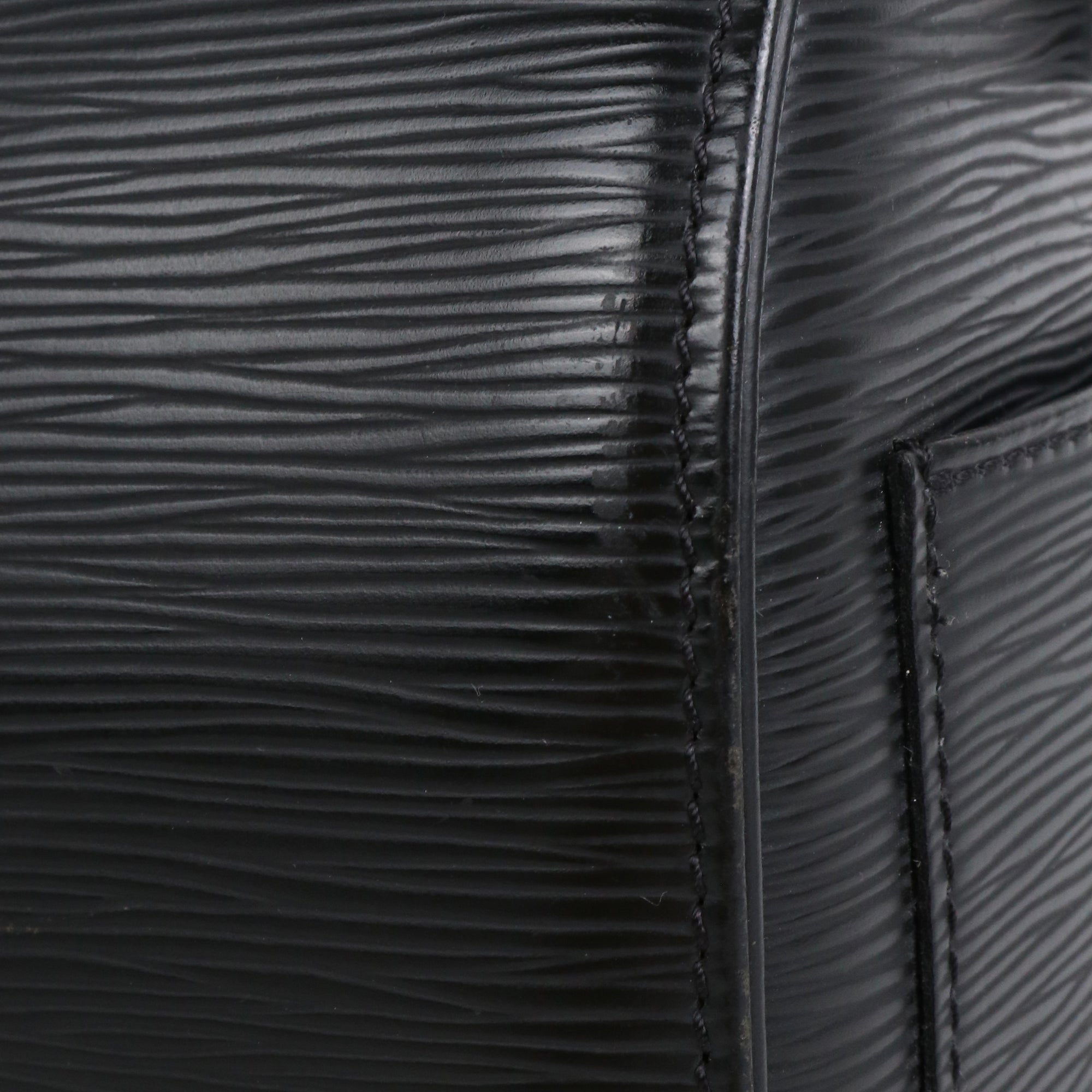 LOUIS VUITTON - Sac à main Speedy 35 Louis Vuitton en cuir épi noir