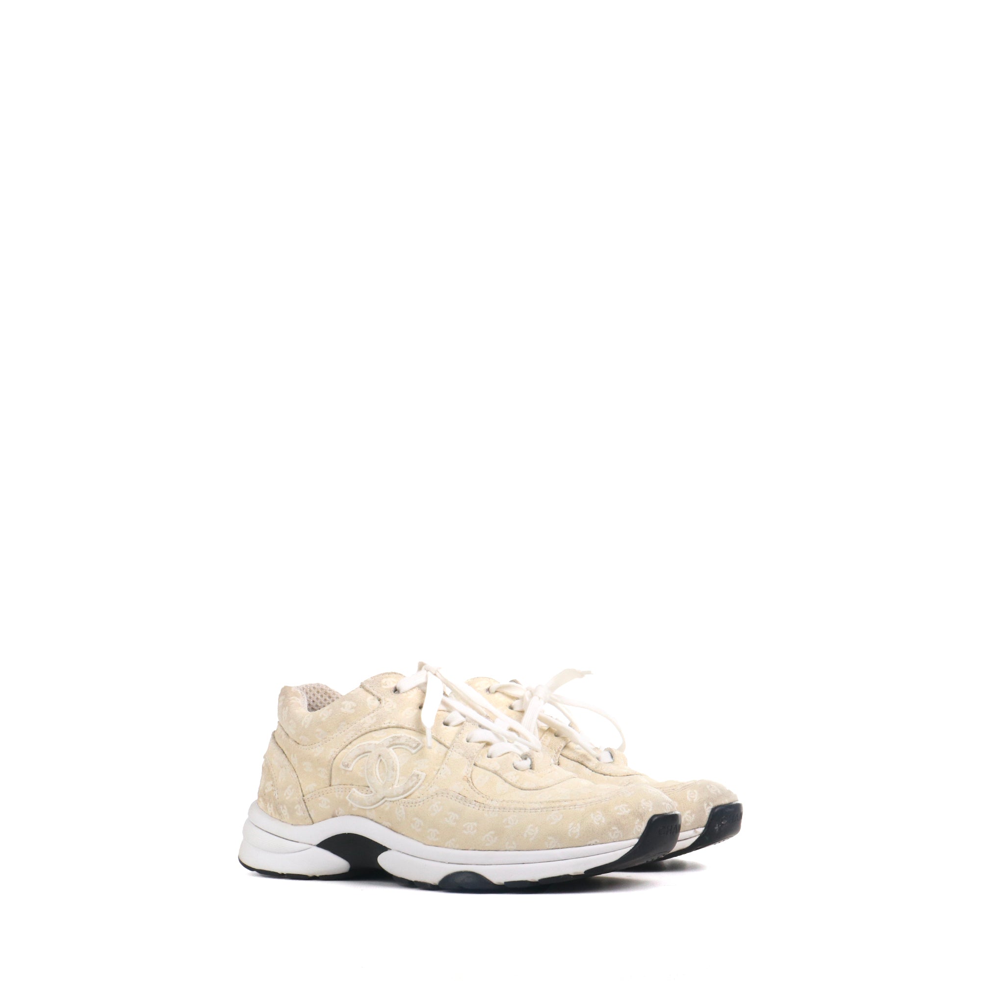 CHANEL - Sneakers CC Chanel en daim beige (T38)