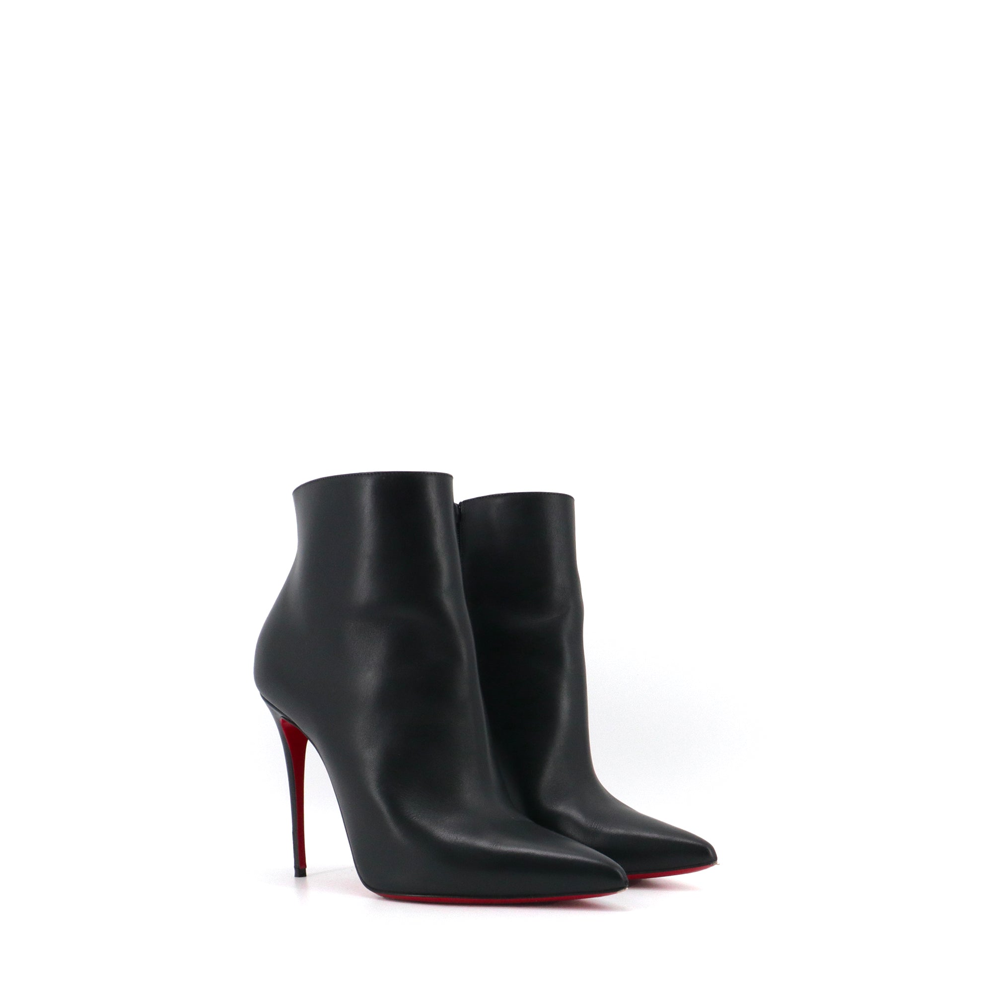 LOUBOUTIN - Louboutin So Kate pumps in black smooth leather and silver studs (T38)