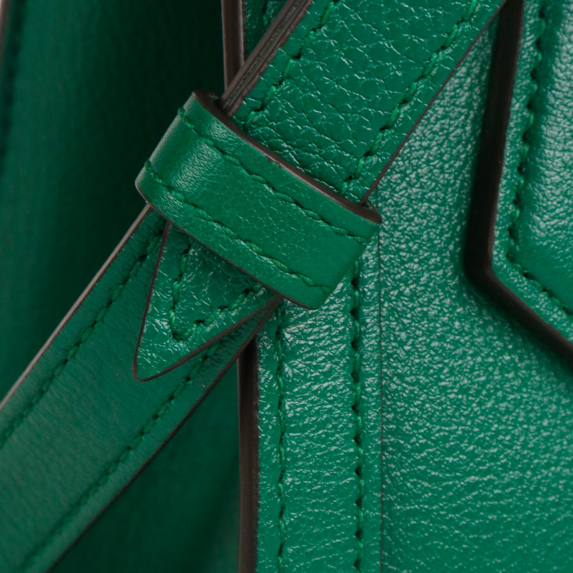 GUCCI - Sac à bandoulière Diana Bamboo mini Gucci en cuir lisse vert