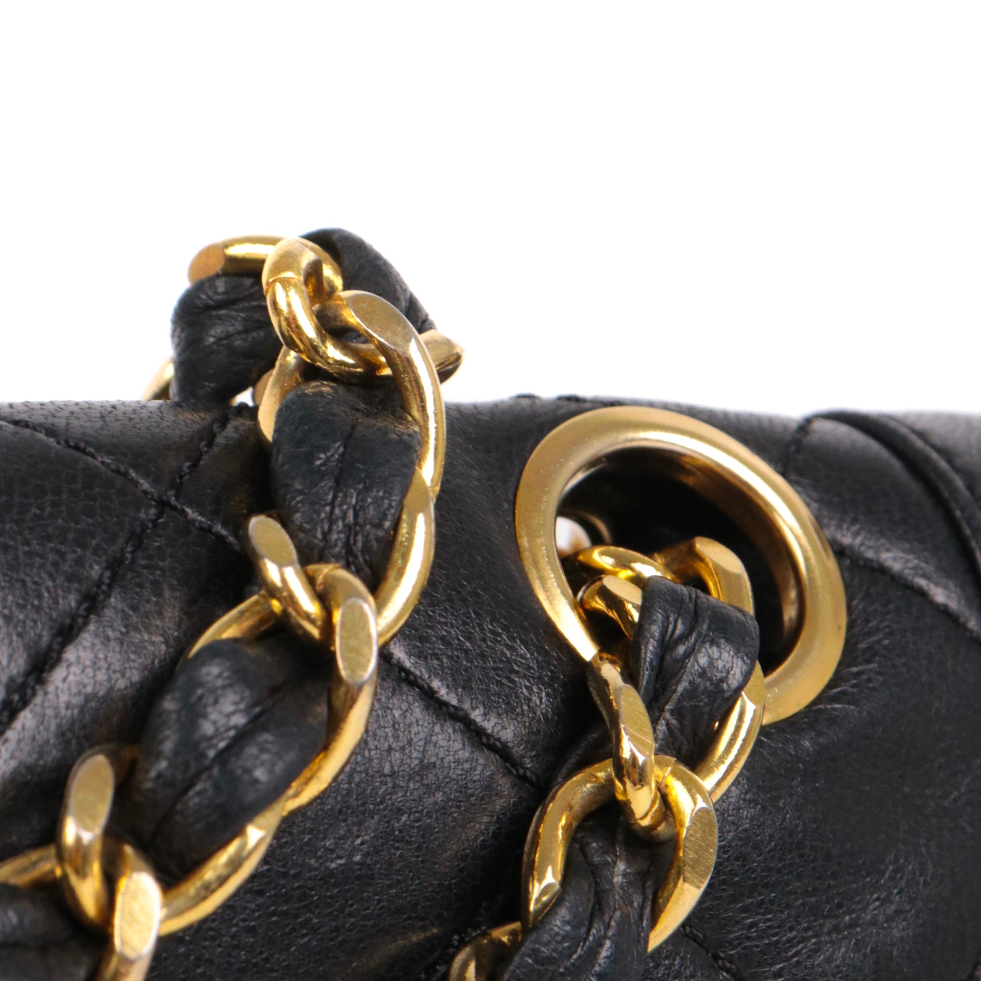 CHANEL - Sac à bandoulière Diana Chanel en cuir lisse noir vintage