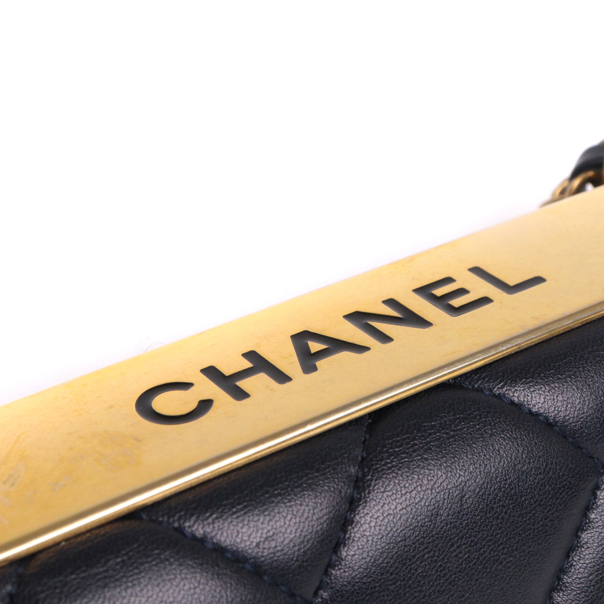 CHANEL - Trendy CC small handbag in navy blue leather