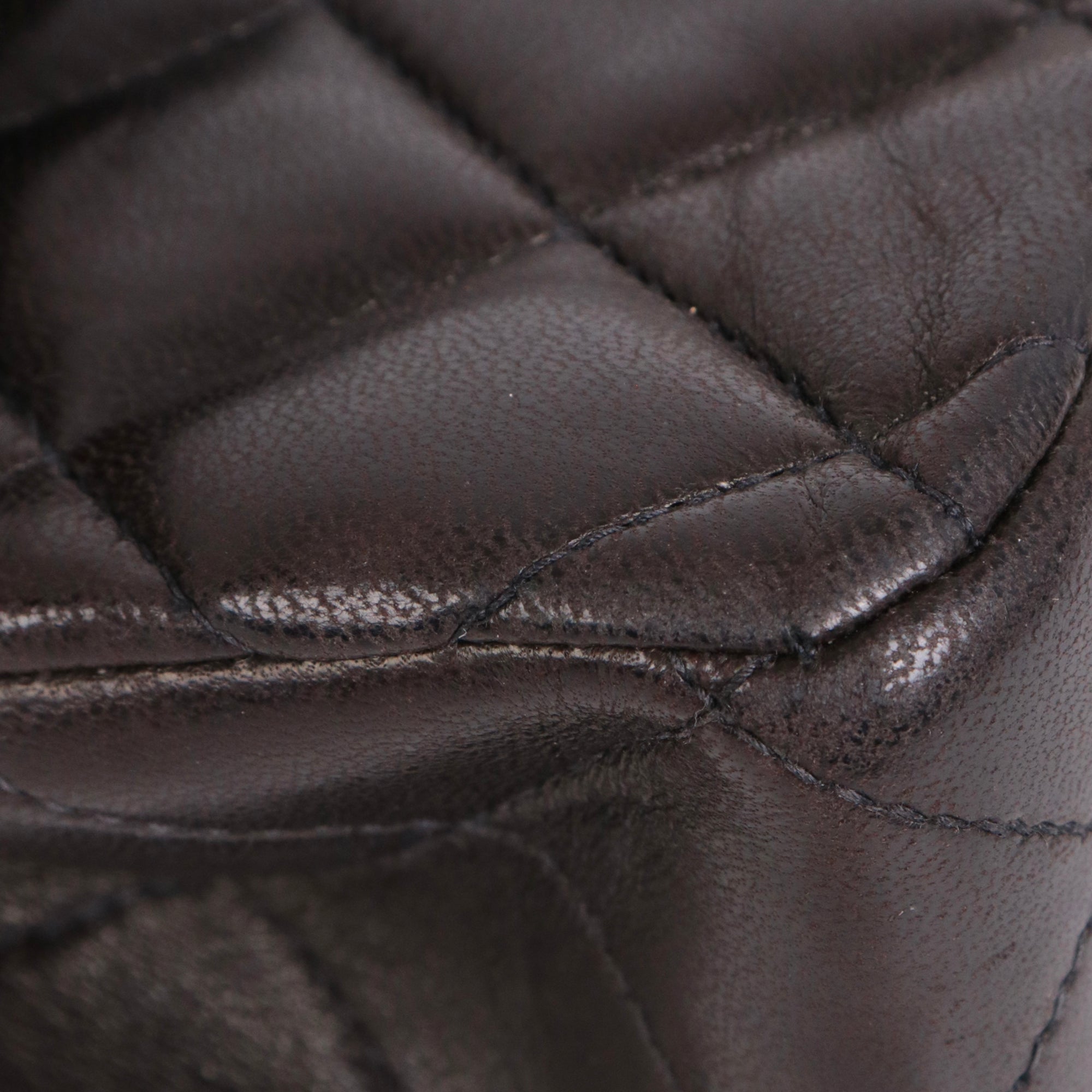 CHANEL - Sac à main Timeless/Classique medium Chanel double flap en cuir matelassé noir vintage