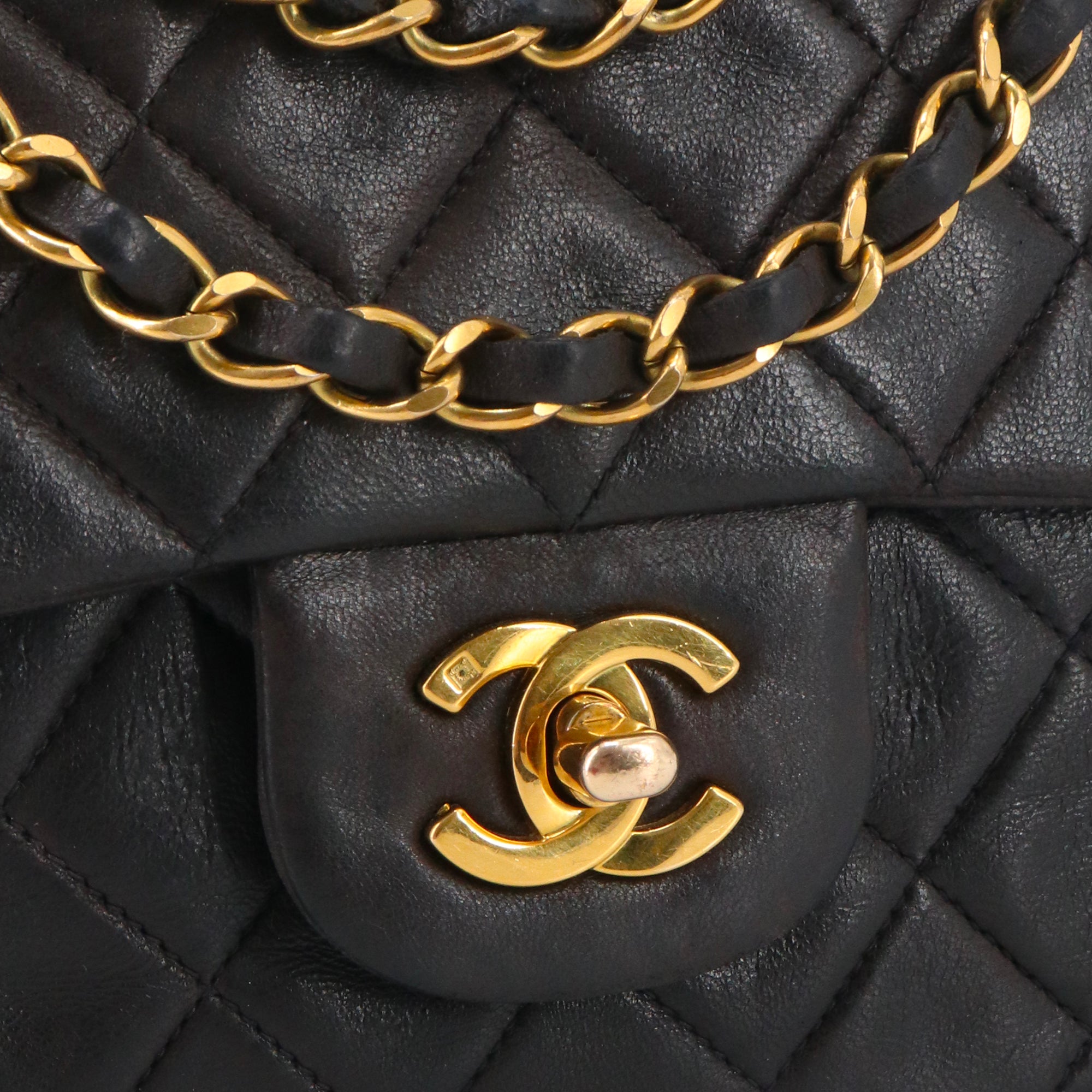 CHANEL - Sac à main Classique/Timeless Chanel 11.12 double flap Chanel en cuir lisse noir vintage