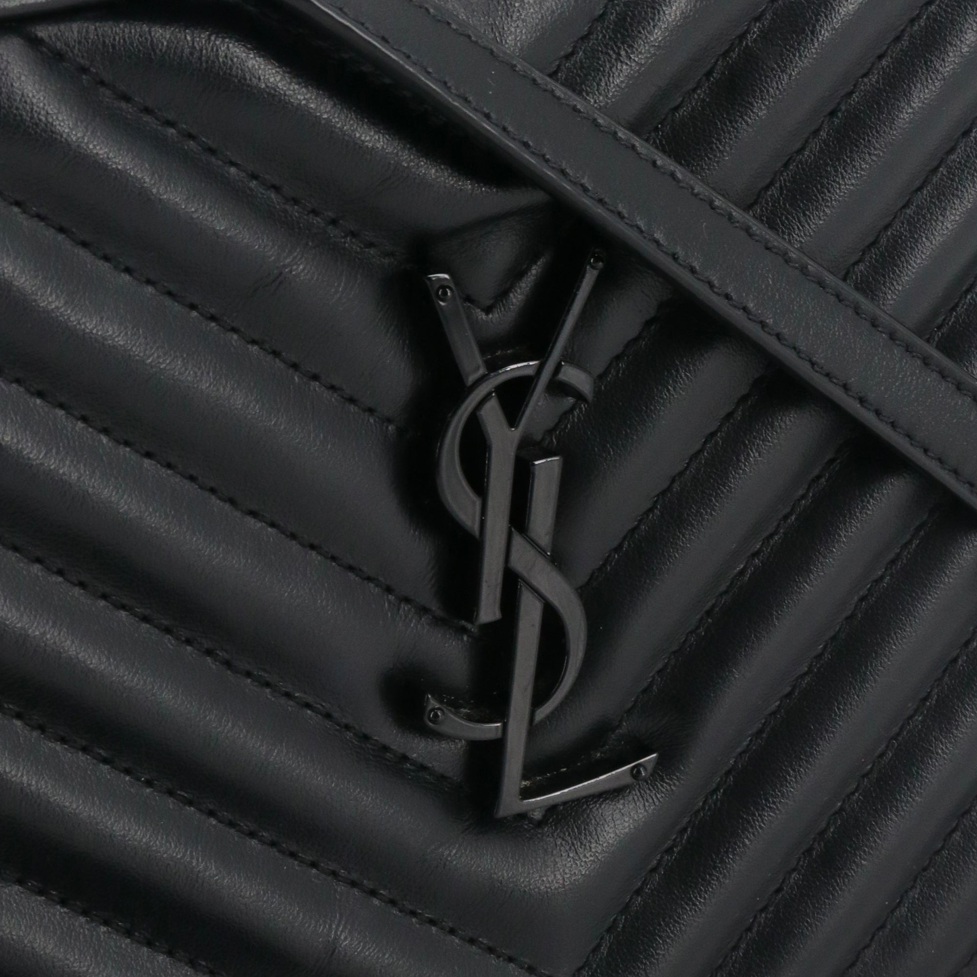 SAINT LAURENT - Sac à bandoulière Lou Saint Laurent en cuir chevron noir