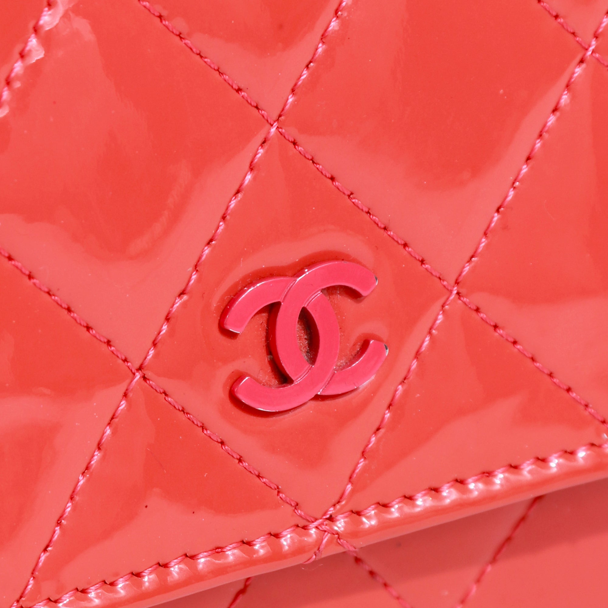 CHANEL - Sac Wallet On Chain Timeless en cuir verni rose