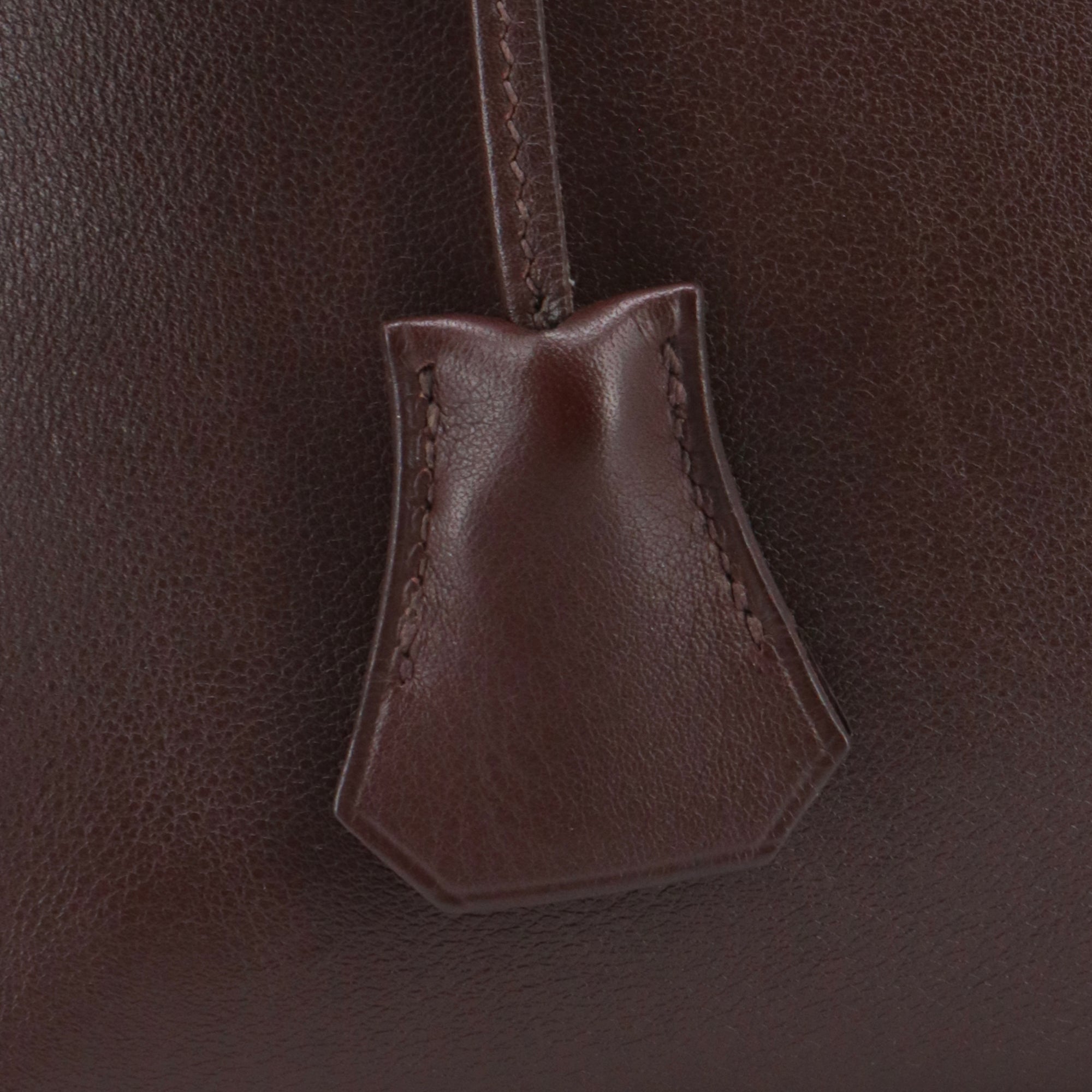 HERMÈS - Sac à main Kelly 32 Hermès en cuir evergrain cacao