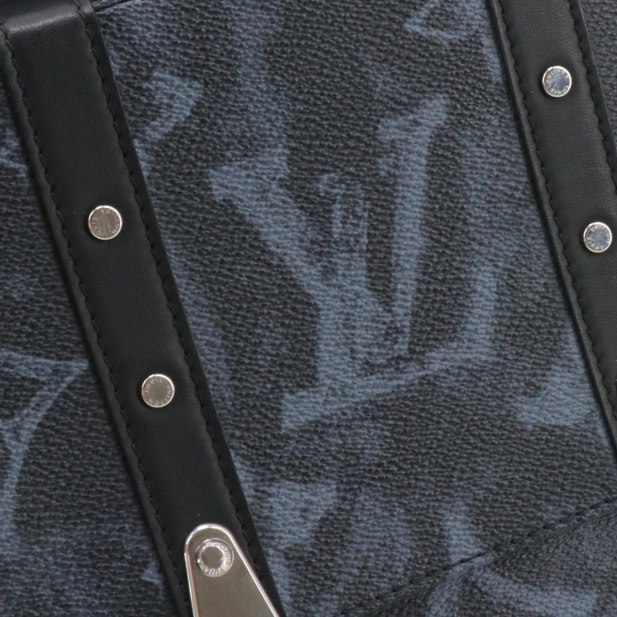 LOUIS VUITTON - Sacs à bandoulière Malle Monogram Louis Vuitton en toile noire pastel