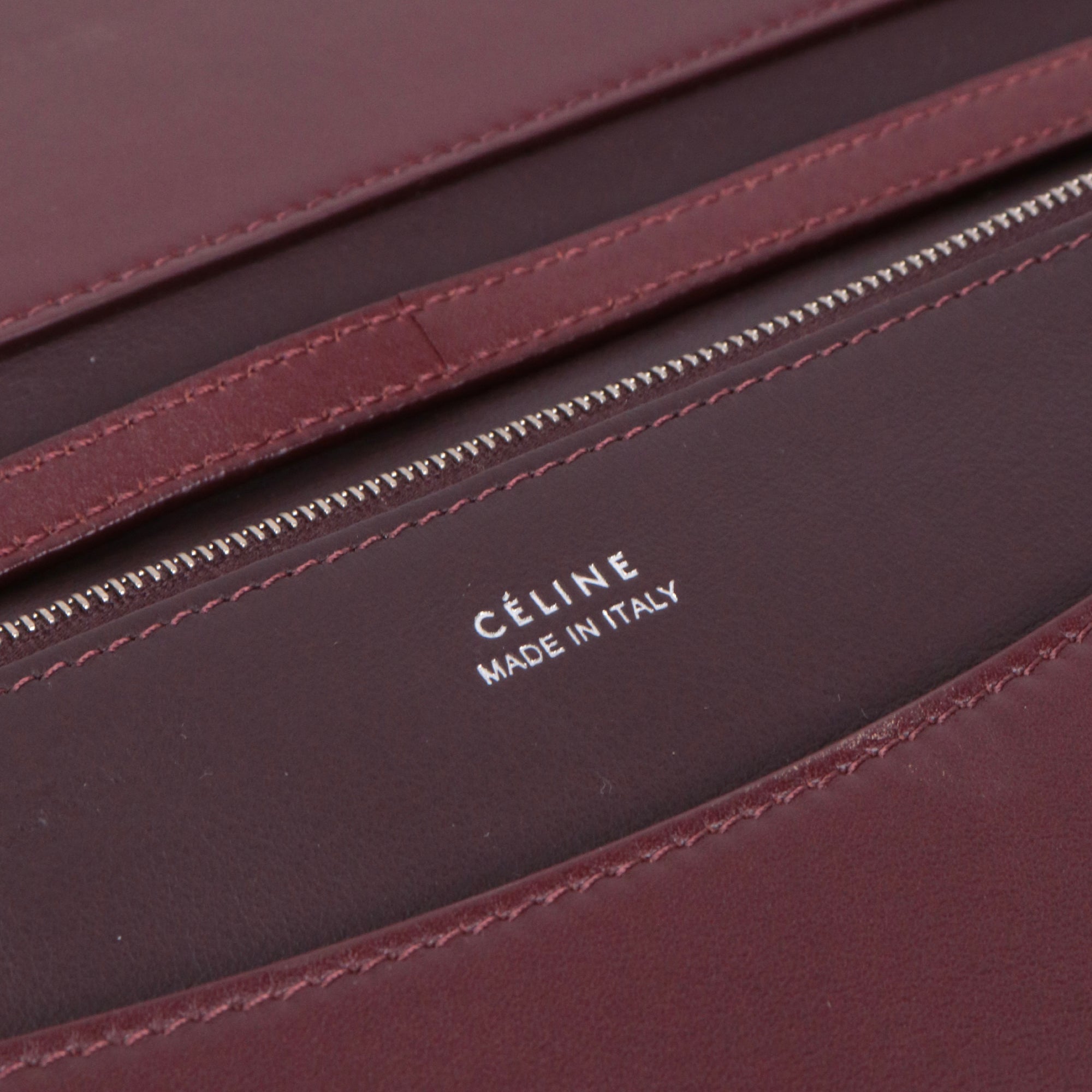 CELINE -  Sac à épaule Celine en cuir lisse bordeaux vintage