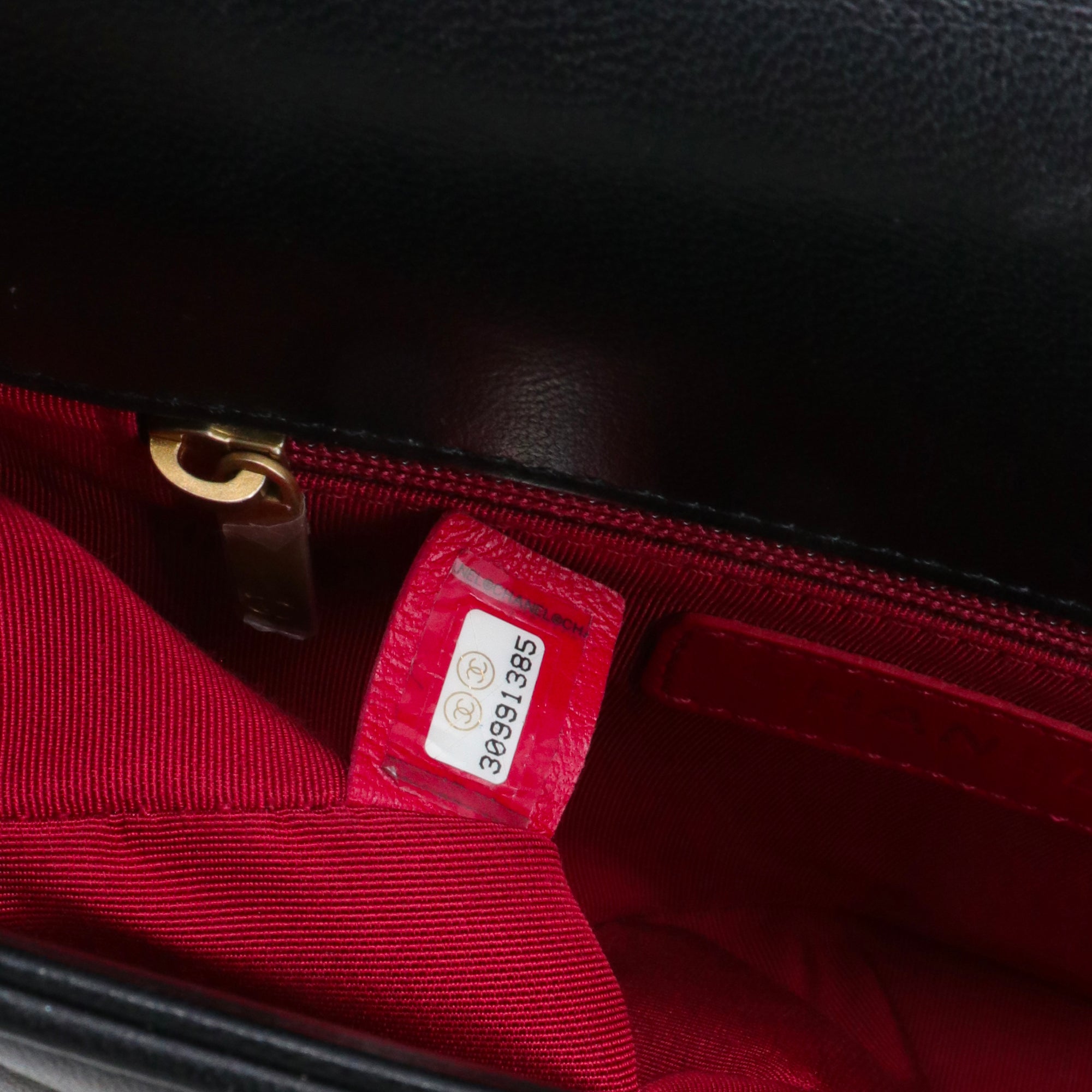 CHANEL - Sac à bandoulière Timeless CC Coin Chanel en cuir lisse noir