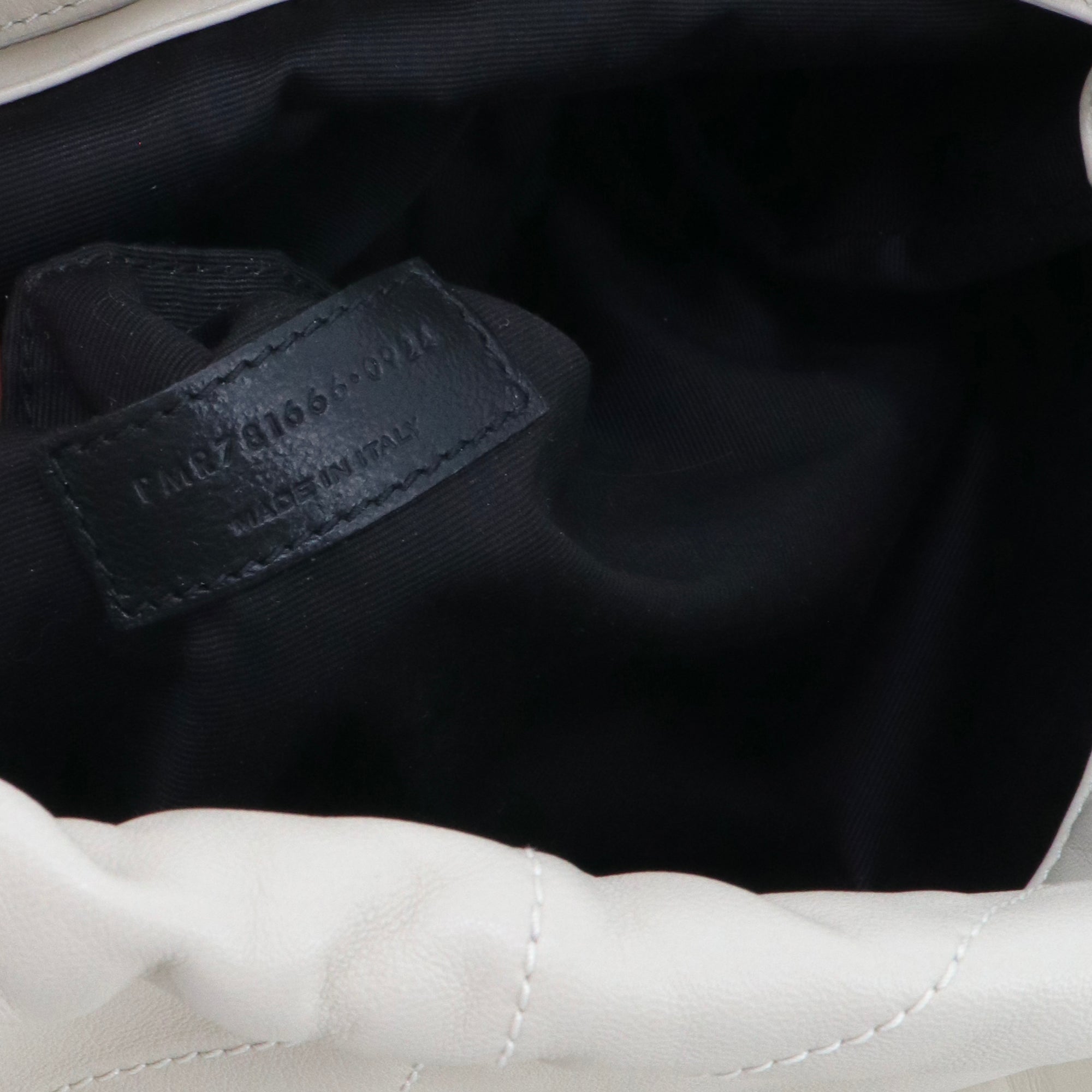 SAINT LAURENT - Sac à épaule Jamie Pochon Saint Laurent en cuir blanc cassé