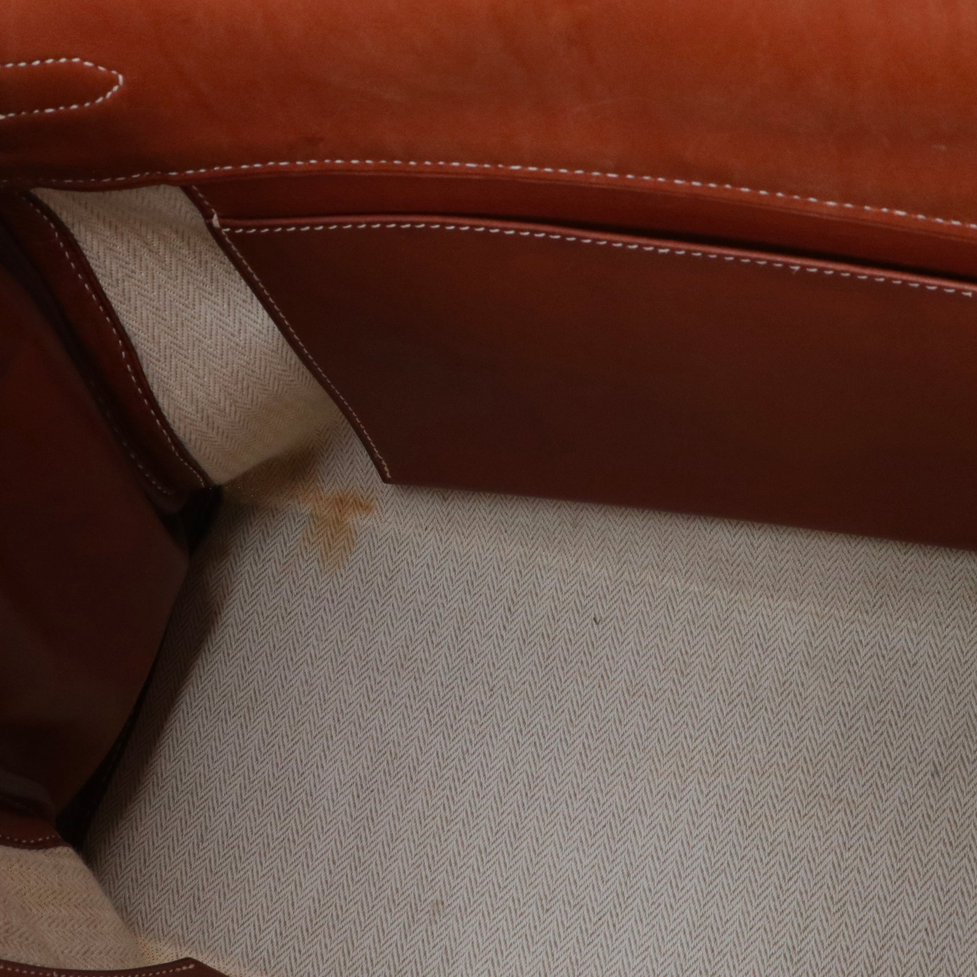 HERMÈS - Sac à main Kelly 32 Hermès en cuir barenia et nylon