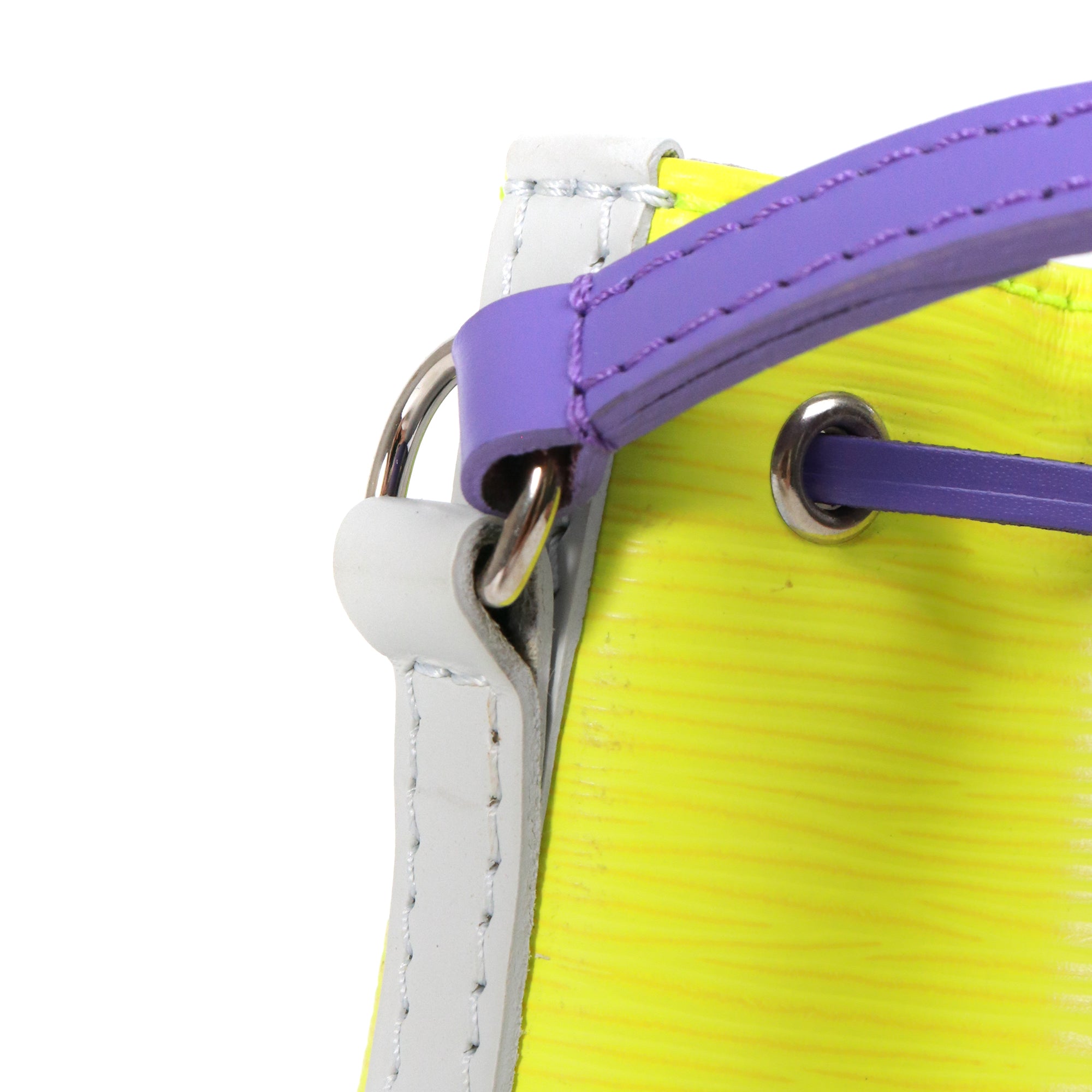 LOUIS VUITTON - Sac à bandoulière Noé mini Louis Vuitton en cuir épi jaune