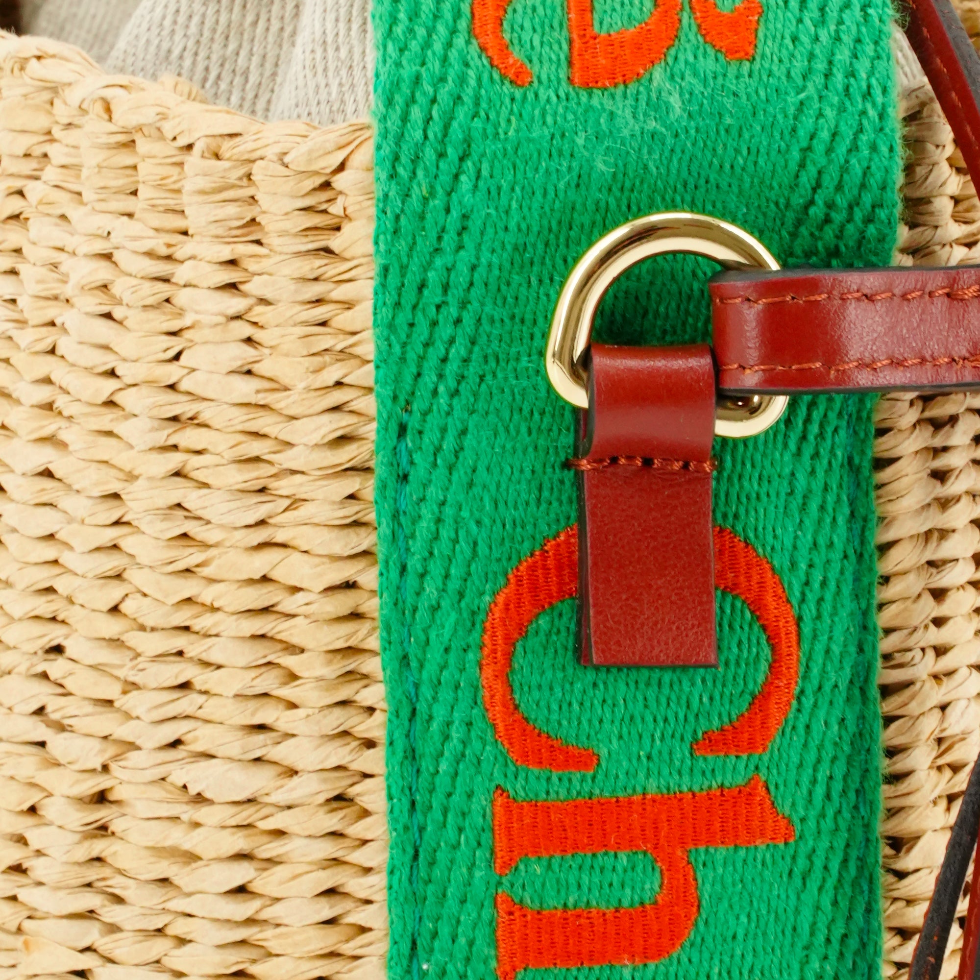 CHLOÉ - Panier à bandoulière Woody PM Chloé en paille naturelle beige