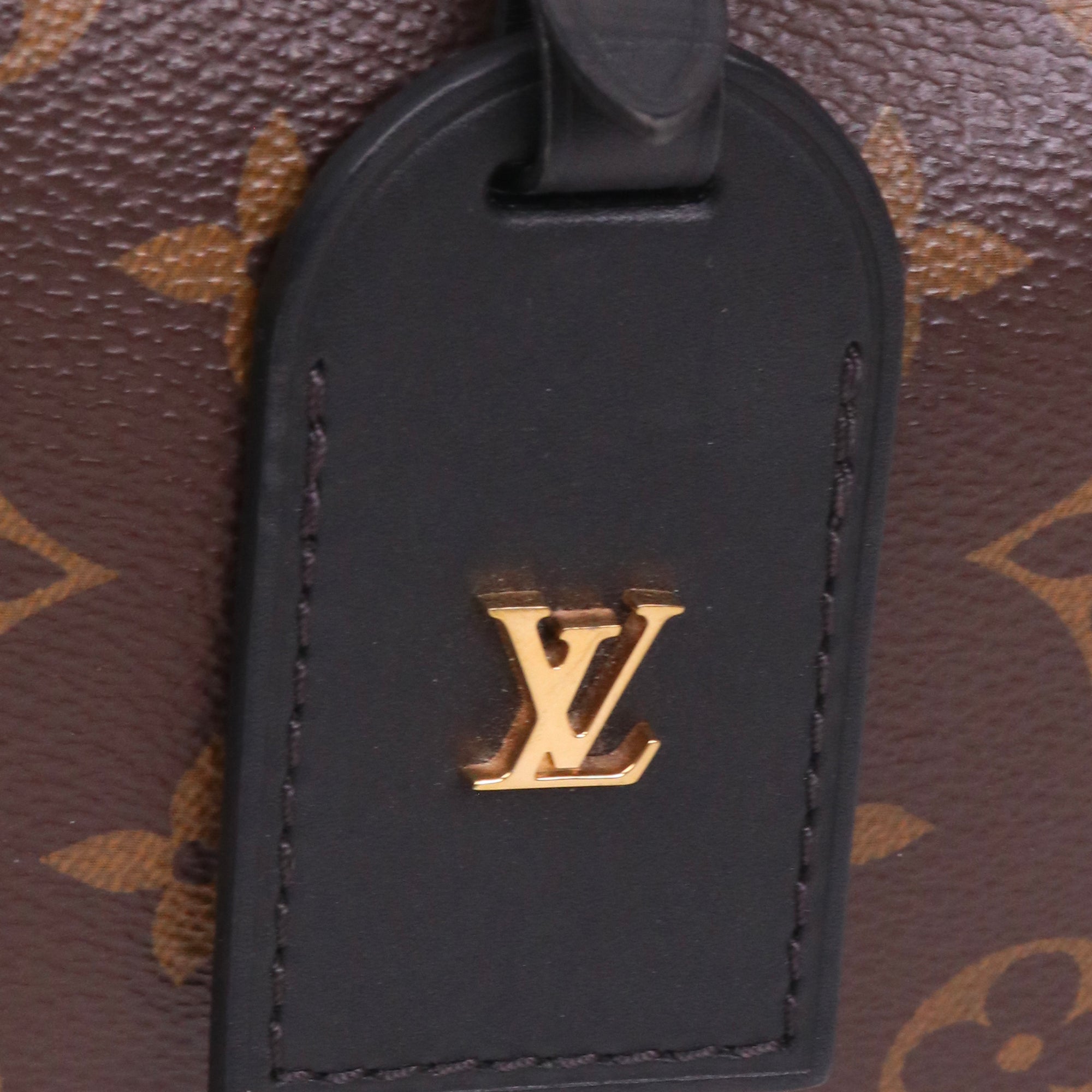 LOUIS VUITTON - Sac à bandoulière Petite Malle Souple Louis Vuitton en toile monogrammée