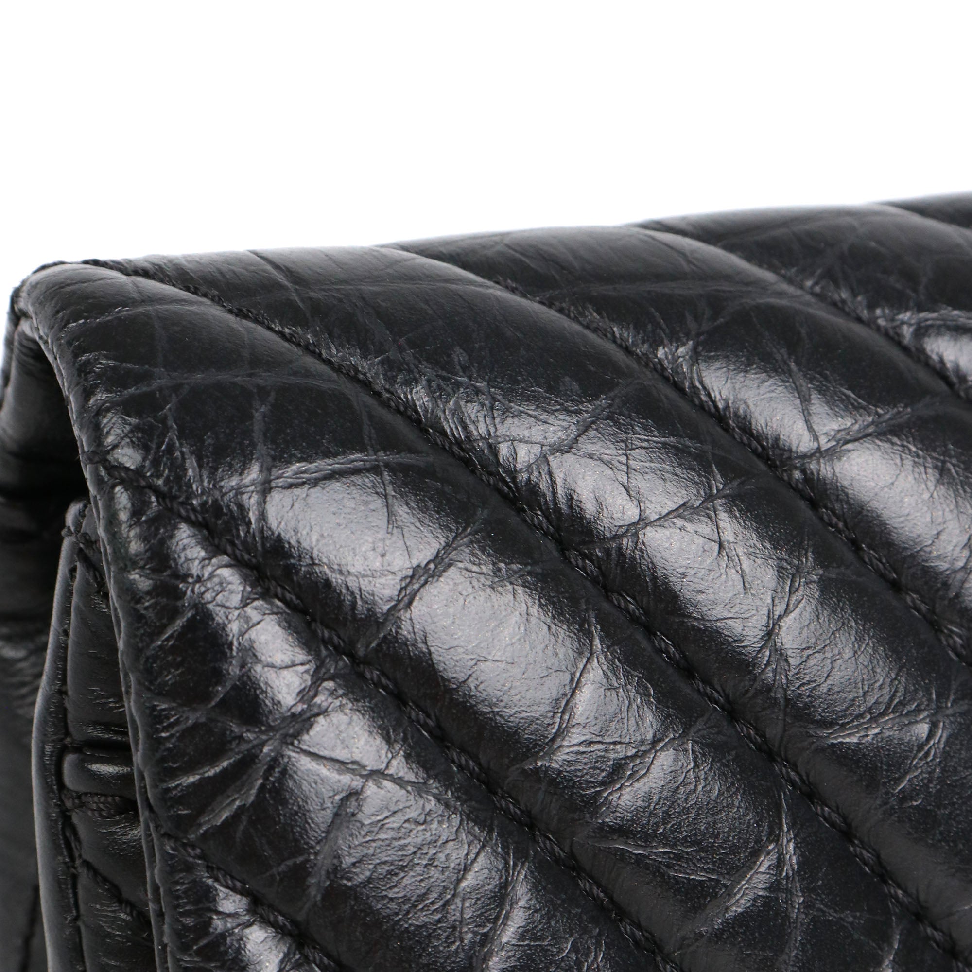 CHANEL - Sac ceinture 2.55 Chanel en cuir noir