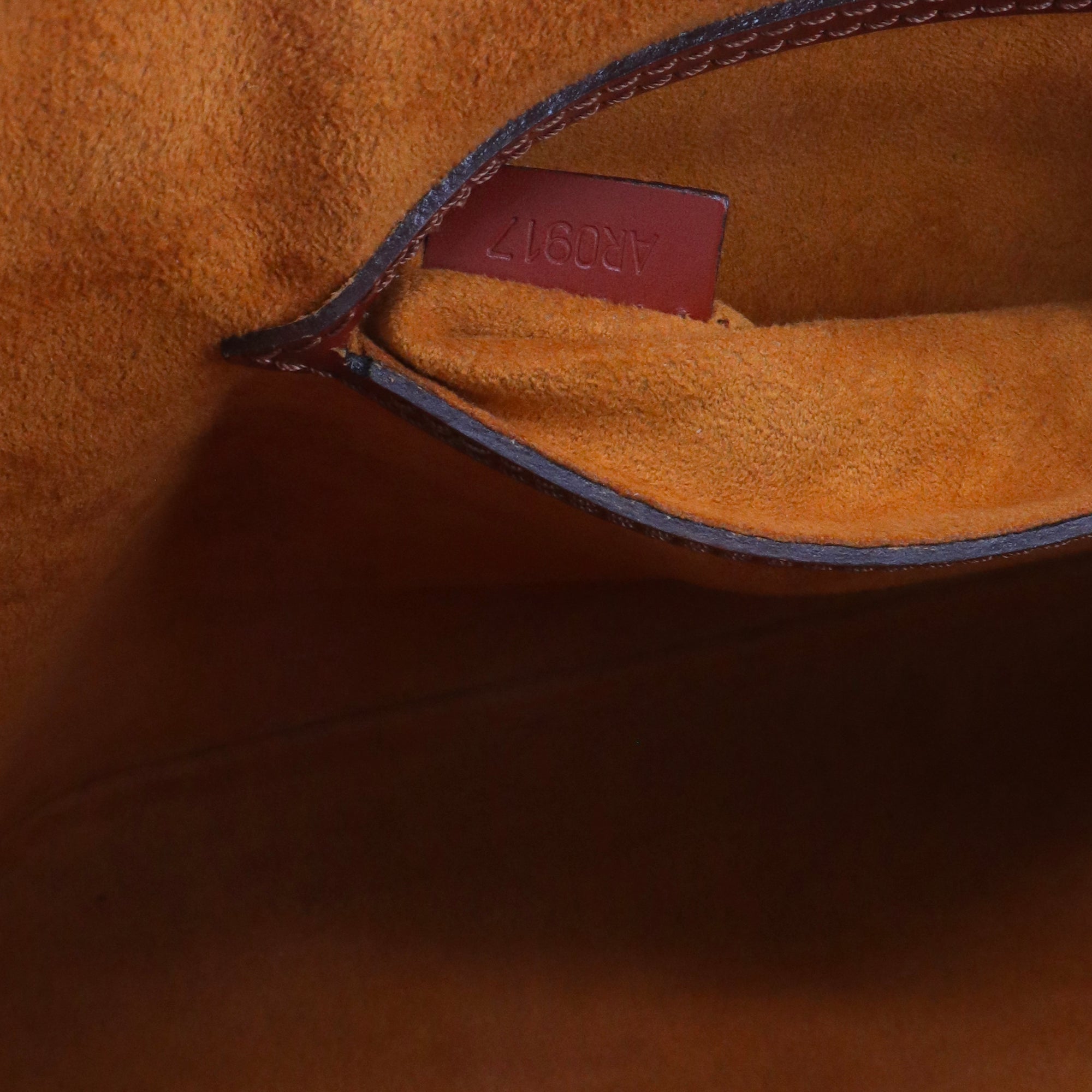 LOUIS VUITTON - Sac à main Alma PM Louis Vuitton en cuir épi marron