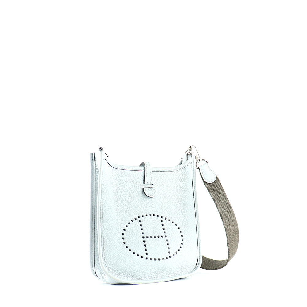 HERMÈS - Sac à bandoulière Evelyne mini en cuir clémence gris